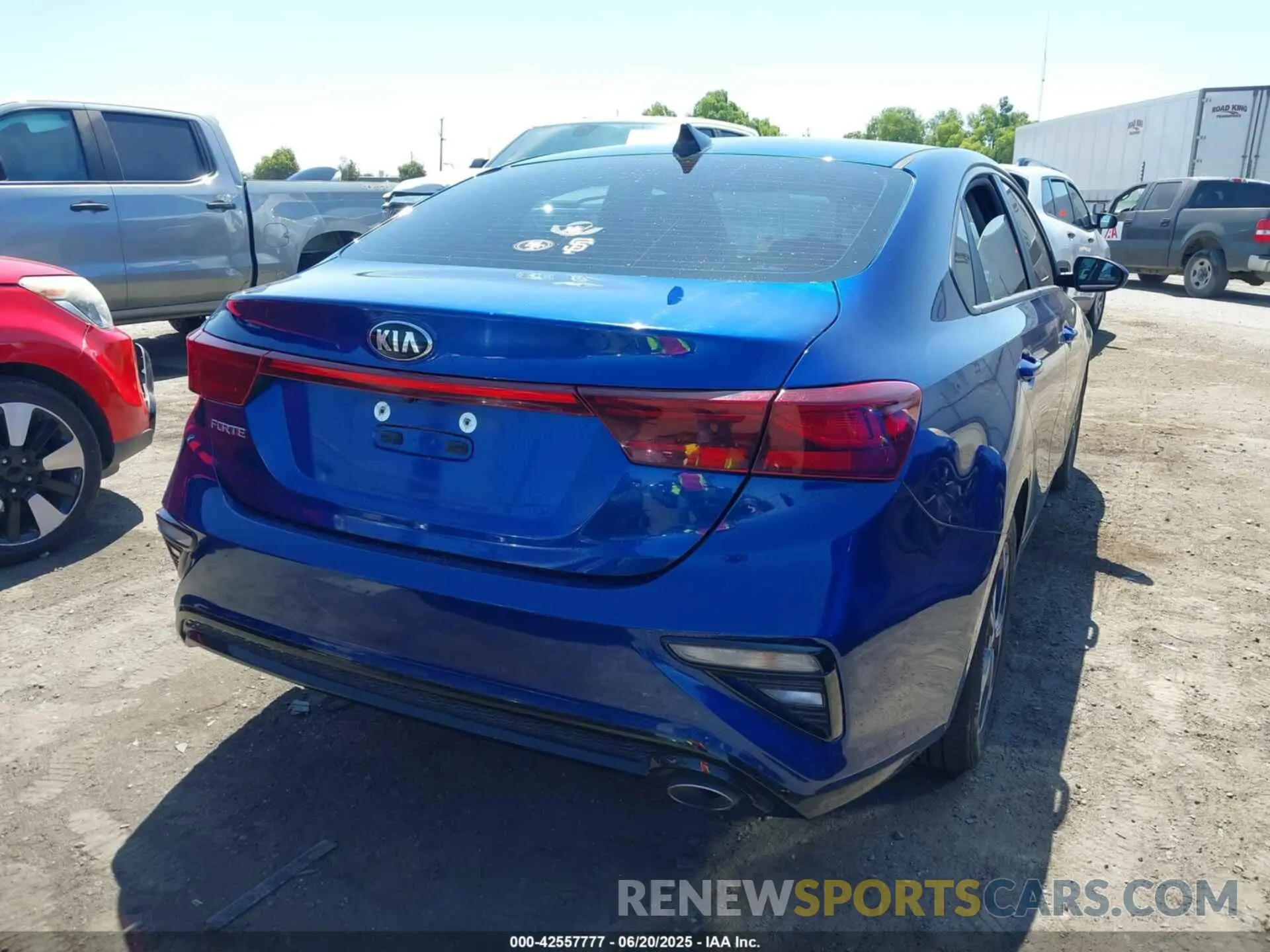 4 fotografías del automóvil dañado 3KPF24AD3ME309018 KIA FORTE 2021