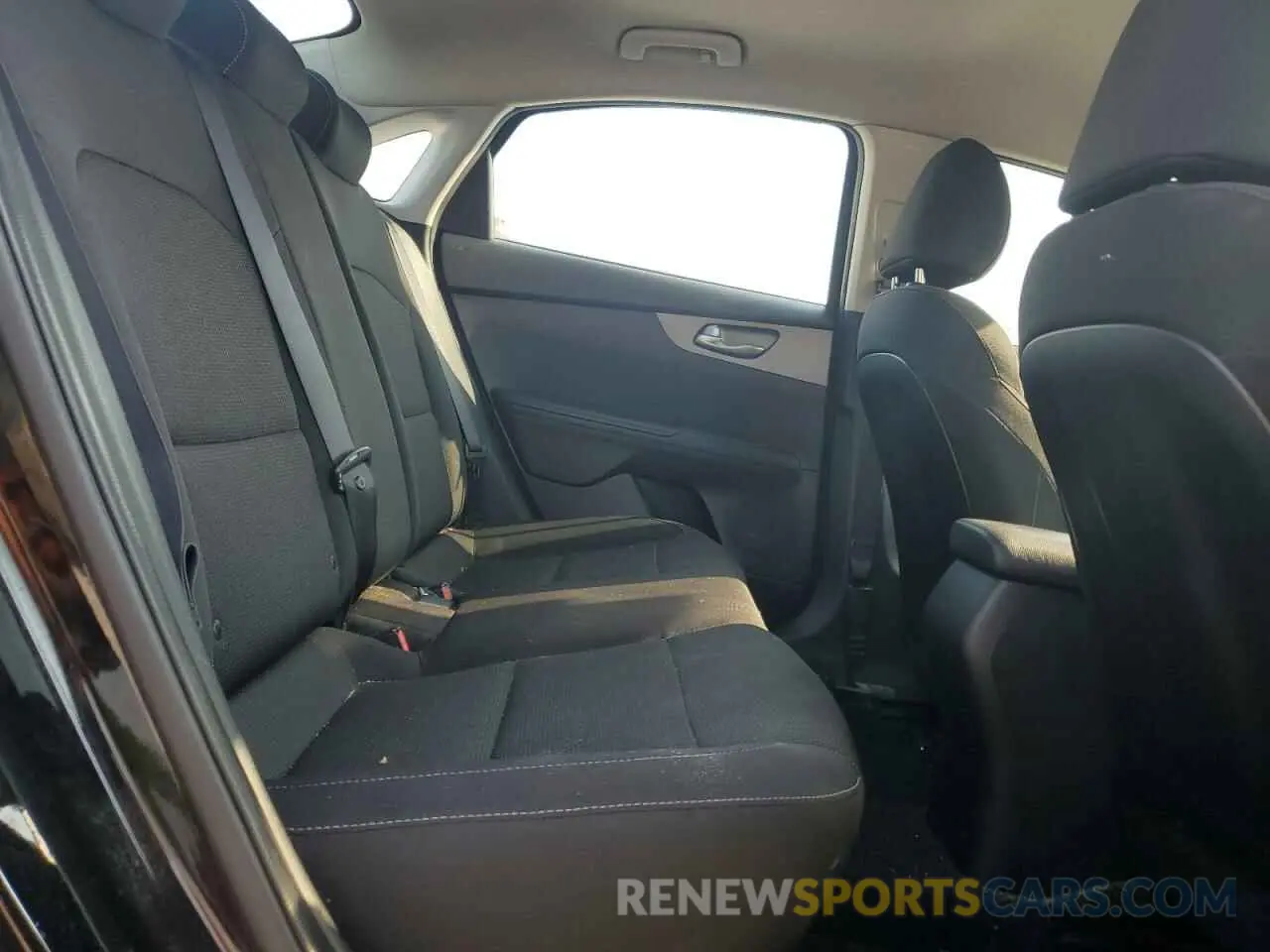 10 fotografías del automóvil dañado 3KPF24AD3ME314221 KIA FORTE 2021
