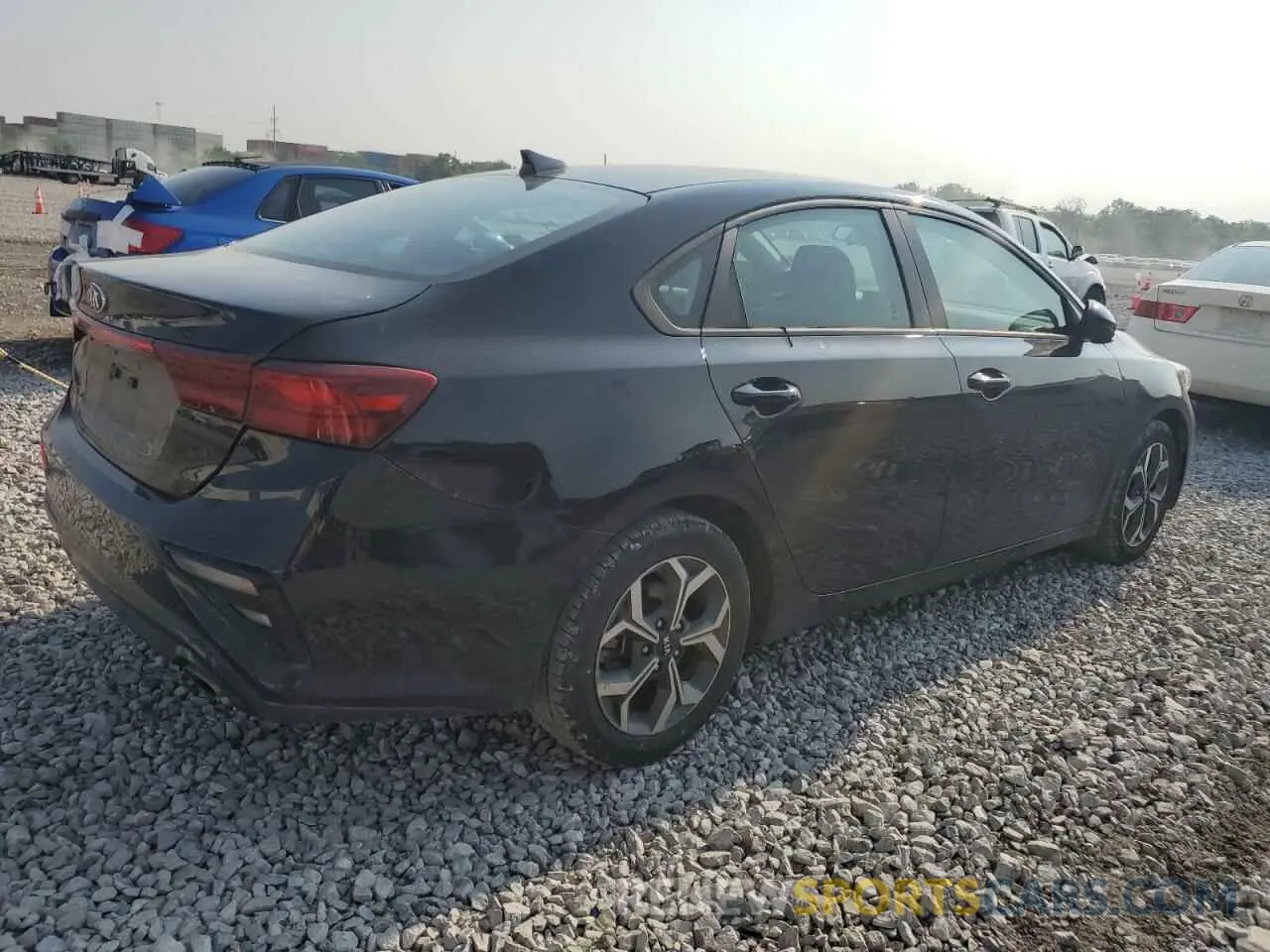 3 fotografías del automóvil dañado 3KPF24AD3ME314221 KIA FORTE 2021
