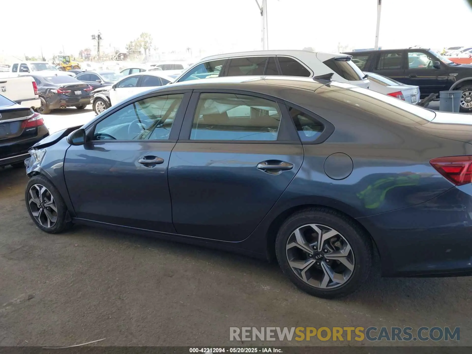 15 fotografías del automóvil dañado 3KPF24AD3ME316518 KIA FORTE 2021