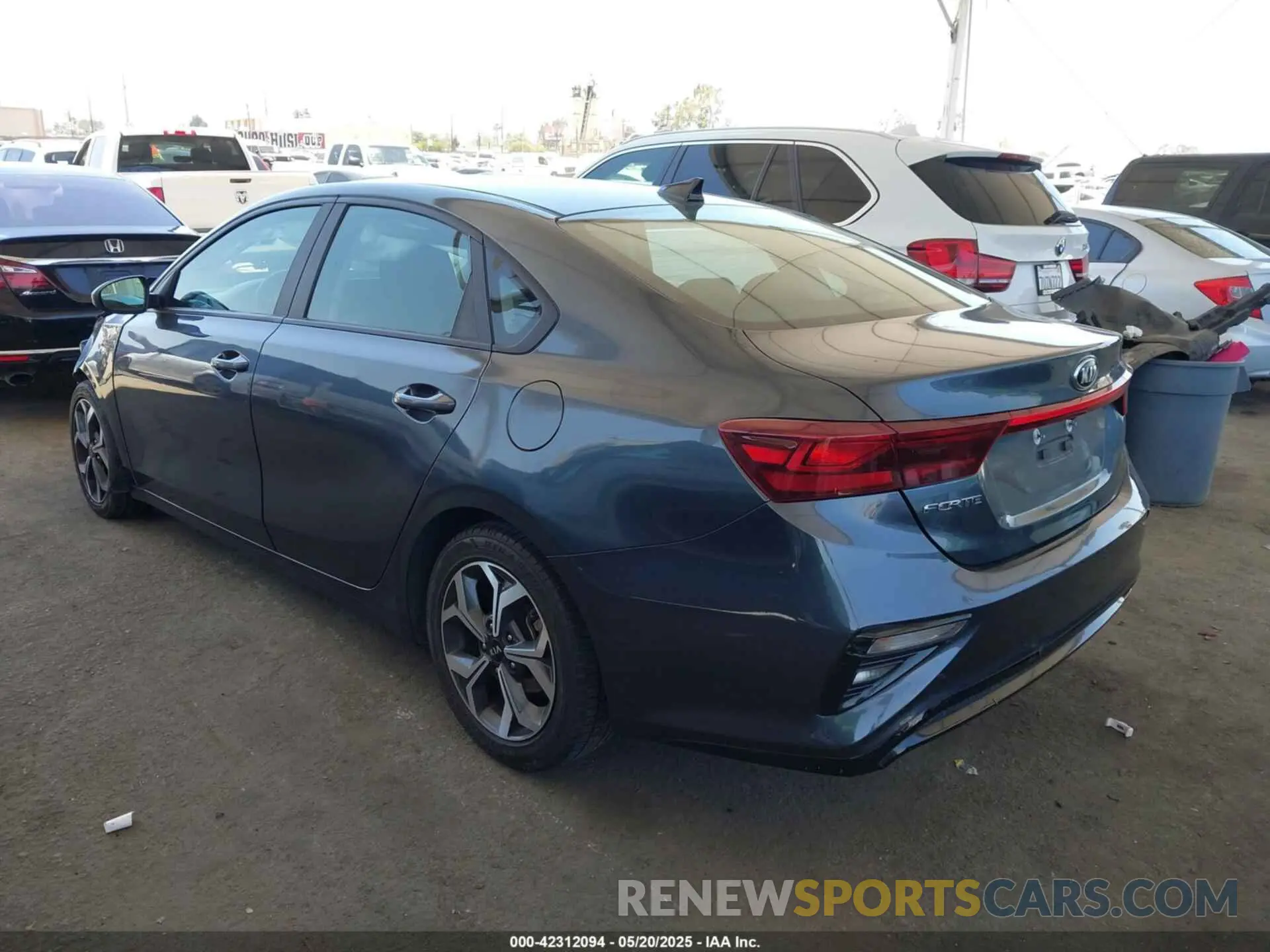 3 fotografías del automóvil dañado 3KPF24AD3ME316518 KIA FORTE 2021