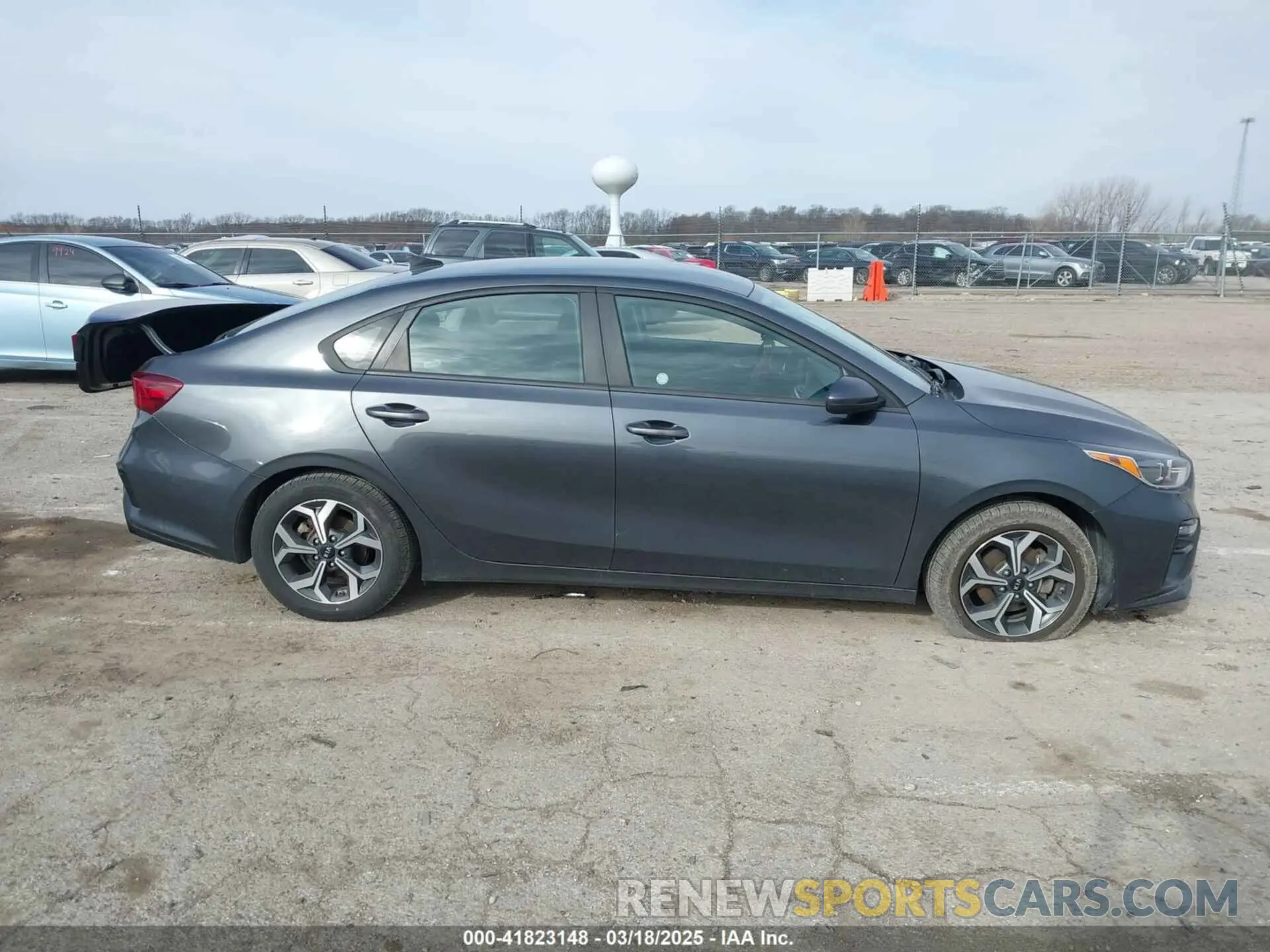 12 fotografías del automóvil dañado 3KPF24AD3ME329477 KIA FORTE 2021