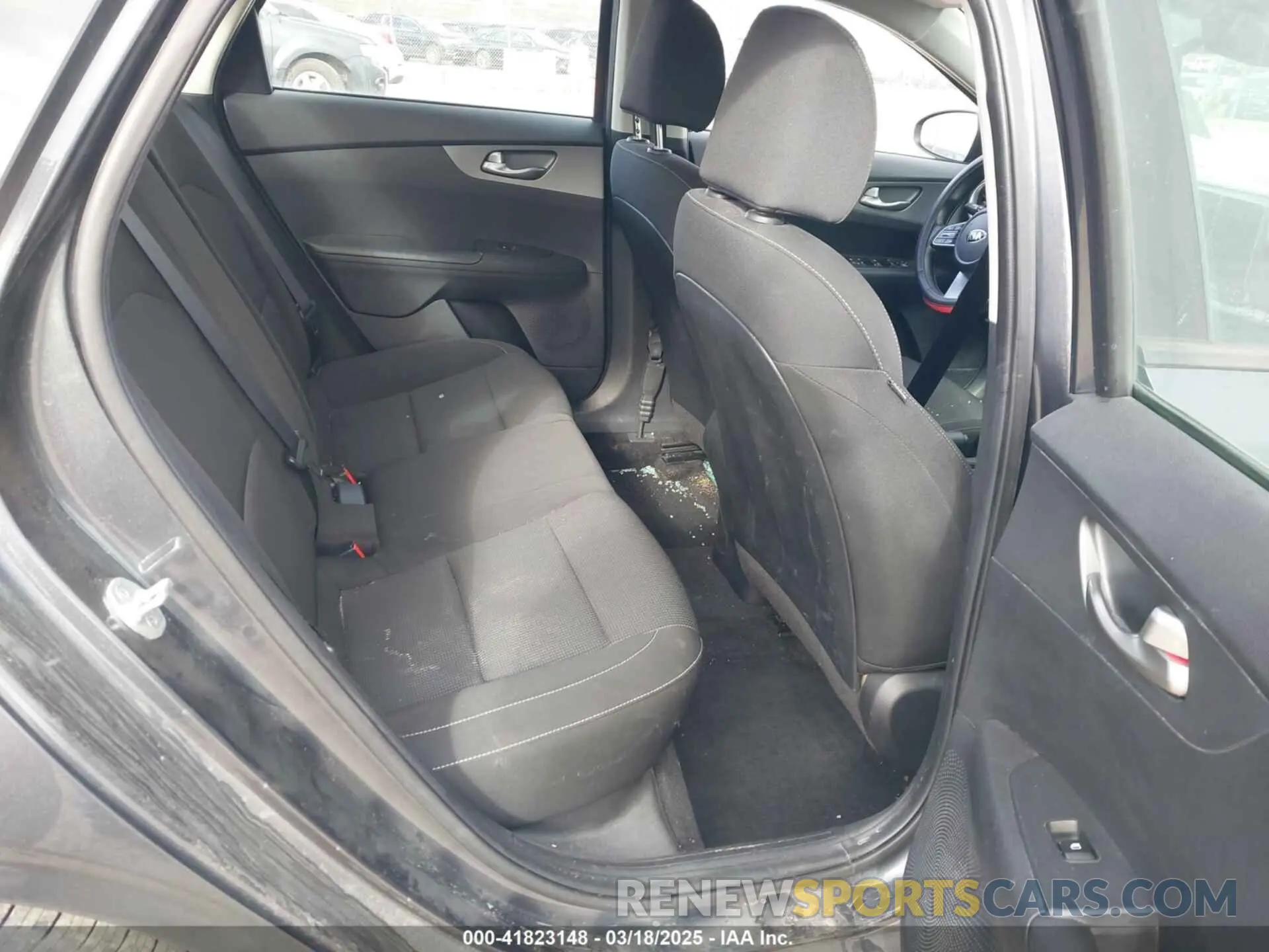 8 fotografías del automóvil dañado 3KPF24AD3ME329477 KIA FORTE 2021