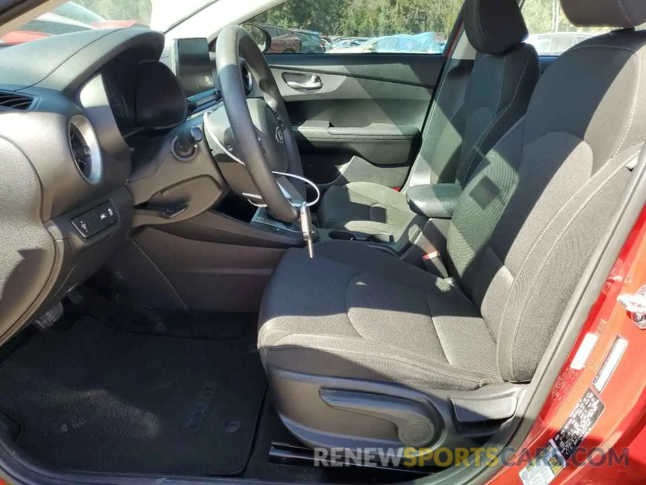 7 fotografías del automóvil dañado 3KPF24AD3ME337546 KIA FORTE 2021