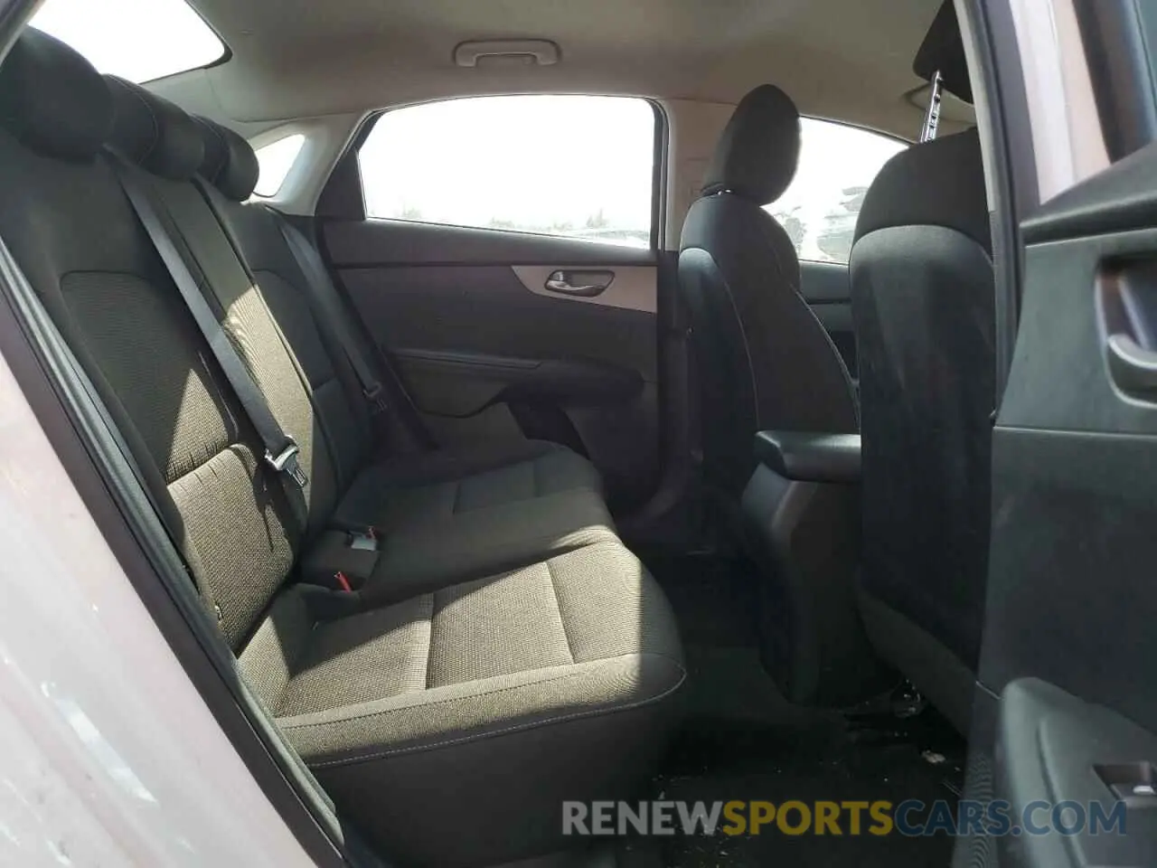10 fotografías del automóvil dañado 3KPF24AD3ME341712 KIA FORTE 2021