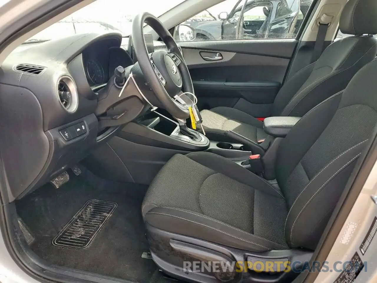 7 fotografías del automóvil dañado 3KPF24AD3ME351558 KIA FORTE 2021
