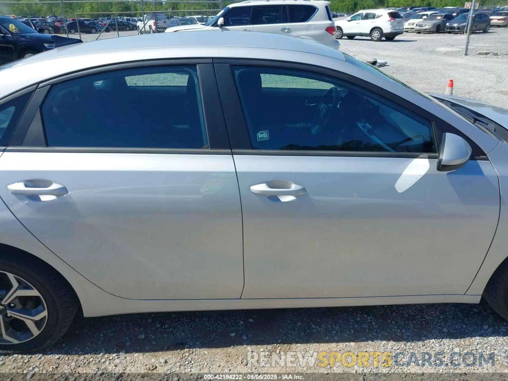 13 fotografías del automóvil dañado 3KPF24AD3ME353116 KIA FORTE 2021
