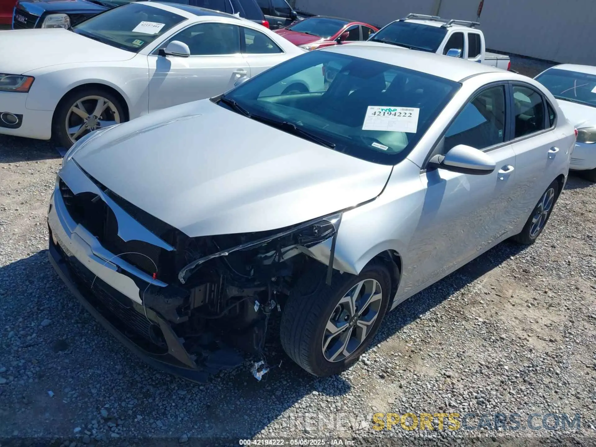 2 fotografías del automóvil dañado 3KPF24AD3ME353116 KIA FORTE 2021