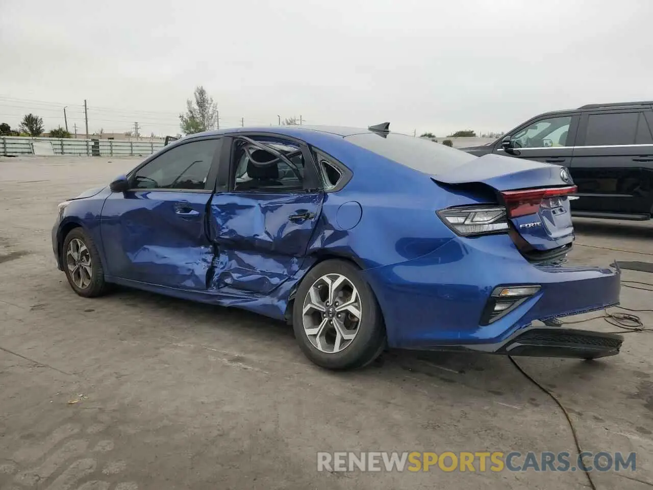2 fotografías del automóvil dañado 3KPF24AD3ME369879 KIA FORTE 2021
