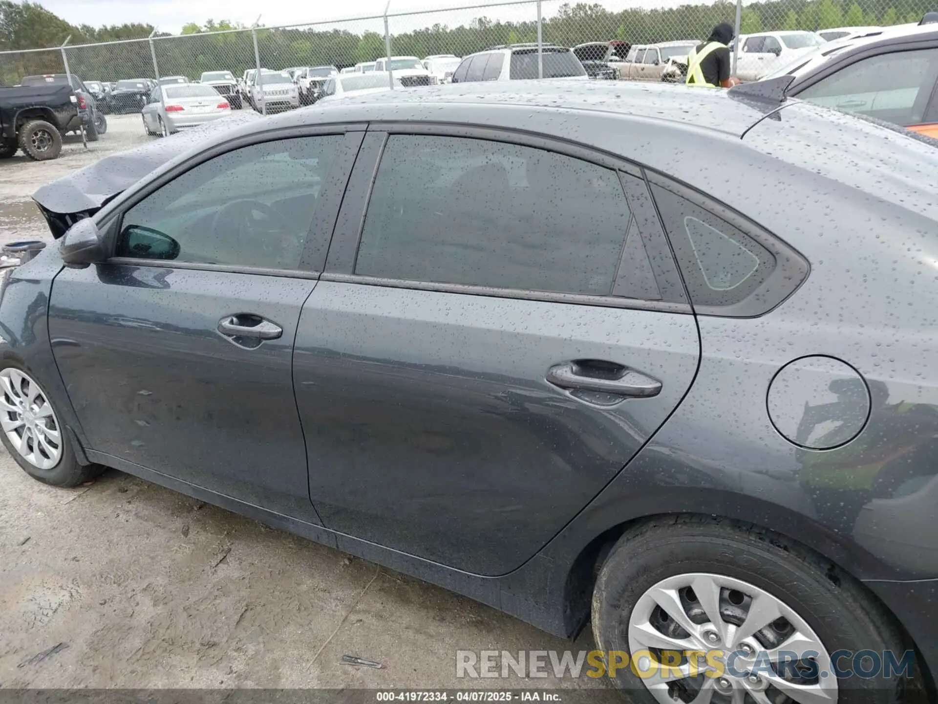 14 fotografías del automóvil dañado 3KPF24AD4ME266471 KIA FORTE 2021