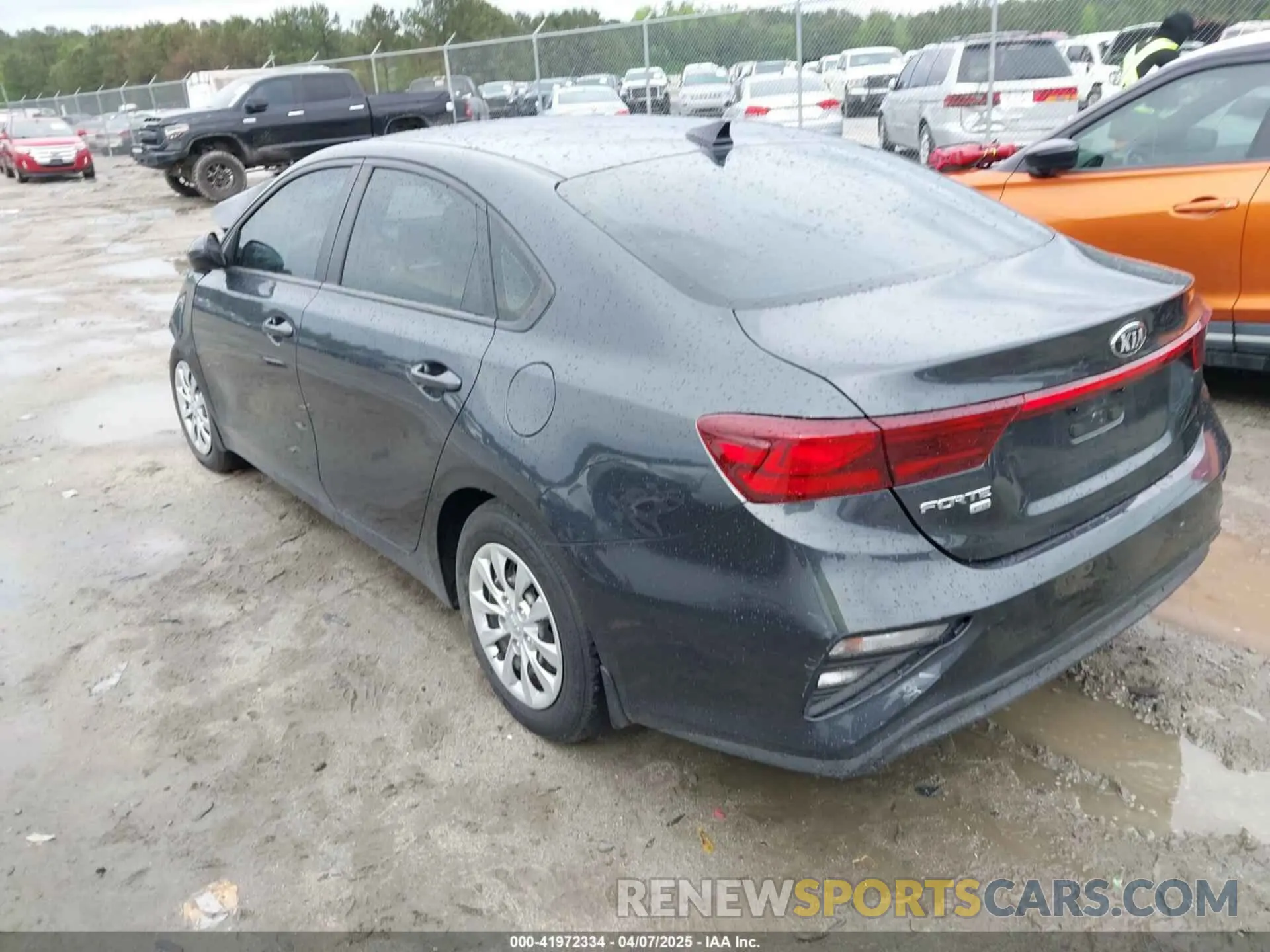 3 fotografías del automóvil dañado 3KPF24AD4ME266471 KIA FORTE 2021