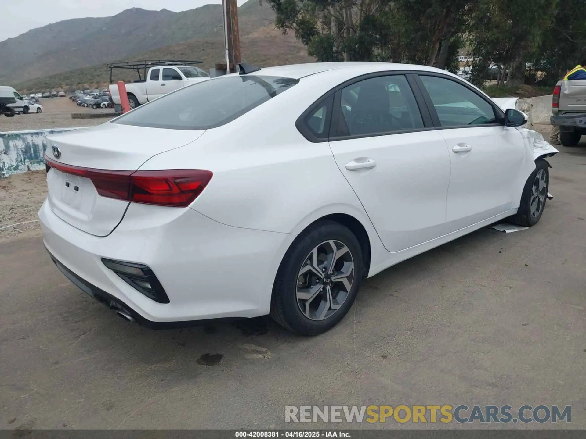 4 fotografías del automóvil dañado 3KPF24AD4ME286235 KIA FORTE 2021