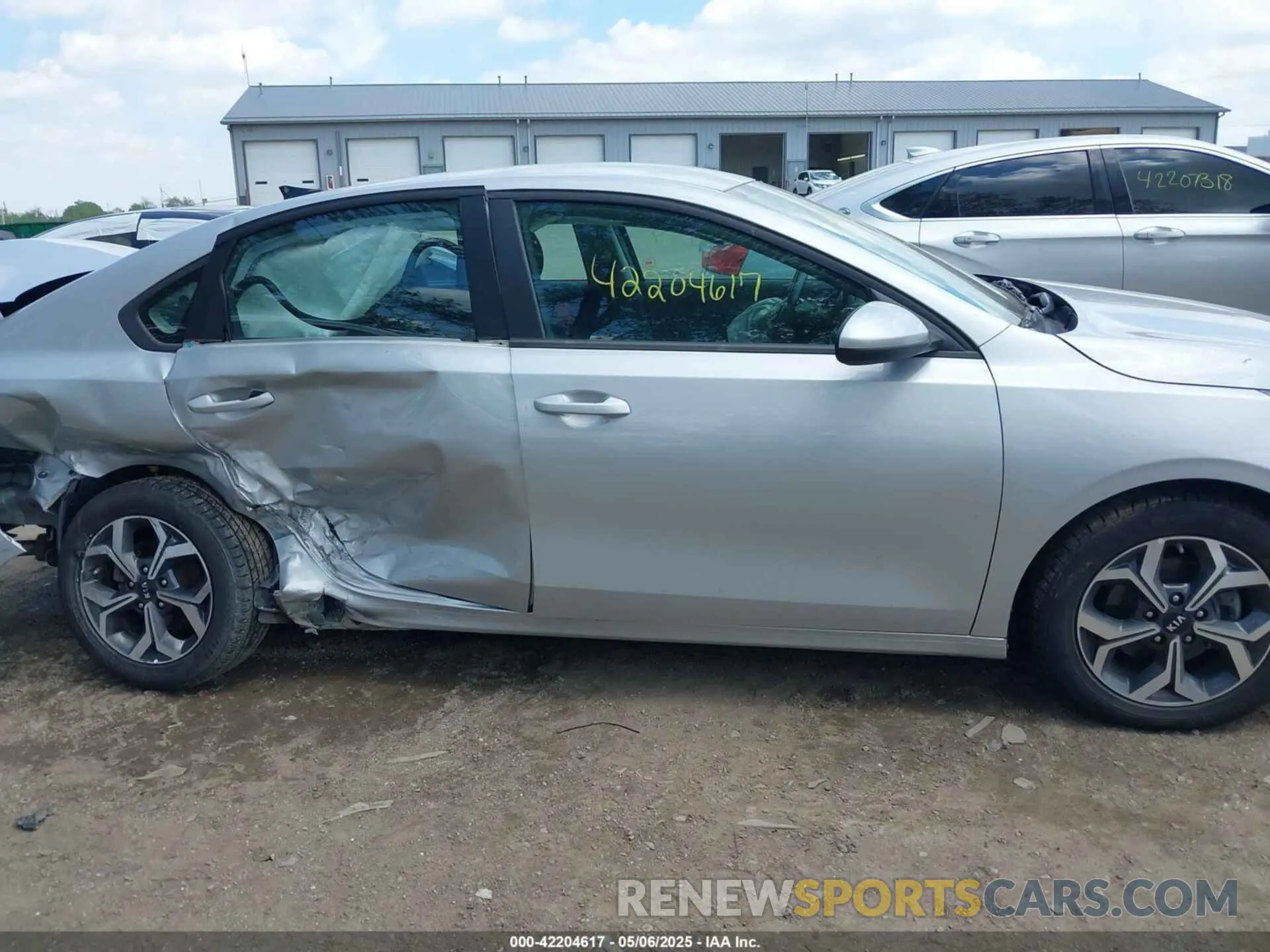 13 fotografías del automóvil dañado 3KPF24AD4ME302515 KIA FORTE 2021