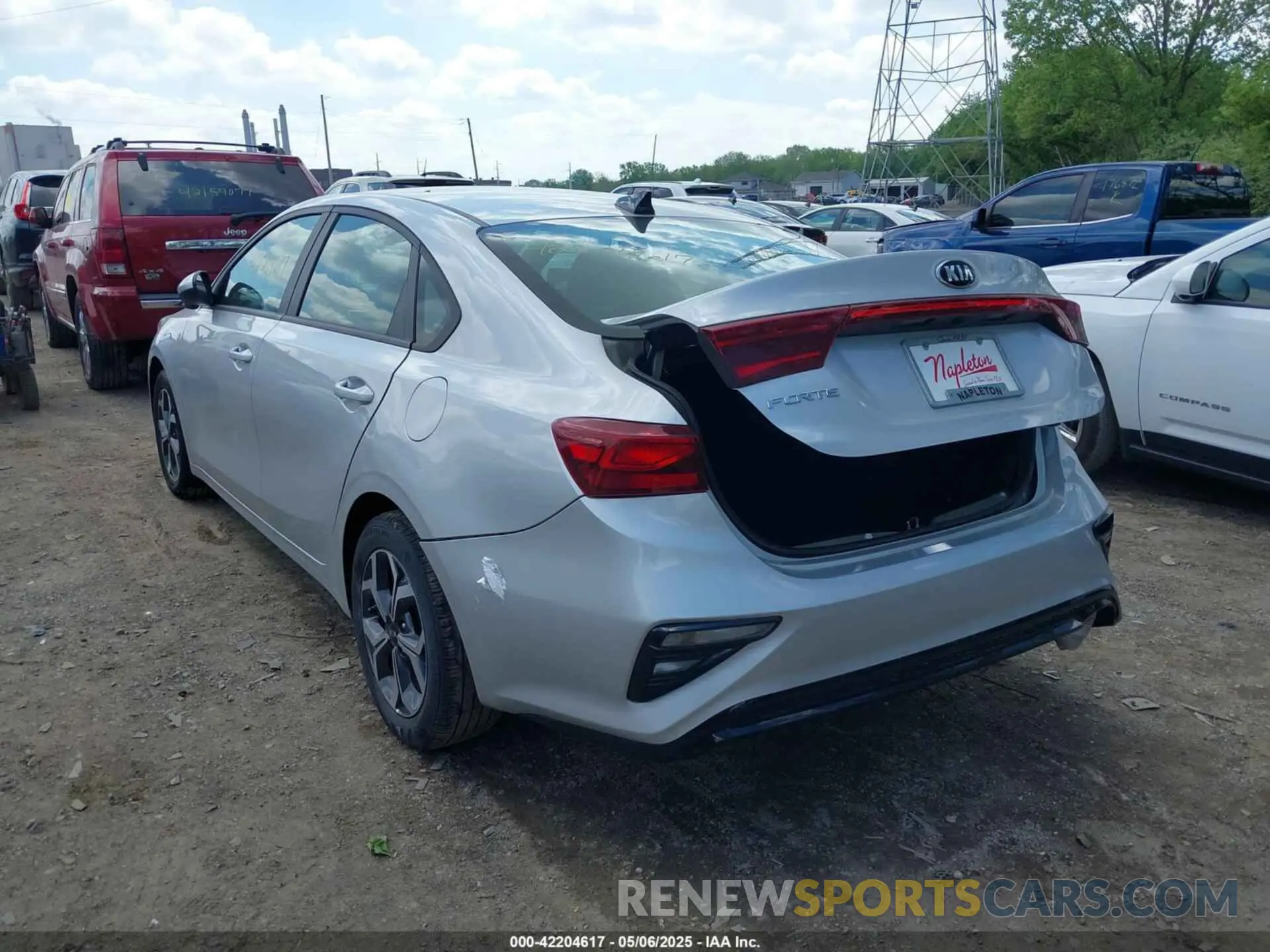 3 fotografías del automóvil dañado 3KPF24AD4ME302515 KIA FORTE 2021