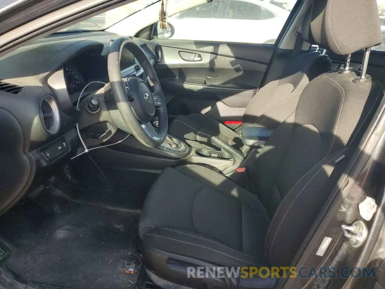 7 fotografías del automóvil dañado 3KPF24AD4ME307259 KIA FORTE 2021