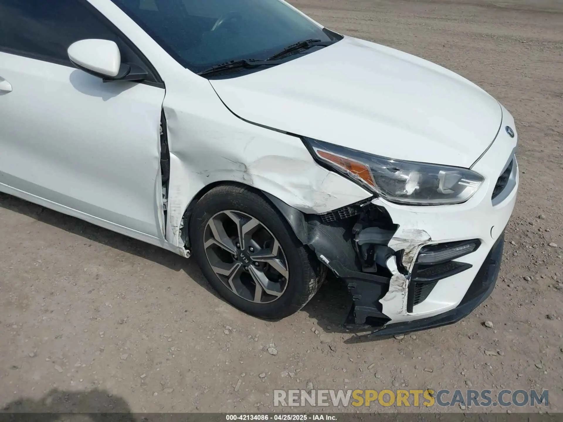 6 fotografías del automóvil dañado 3KPF24AD4ME313658 KIA FORTE 2021