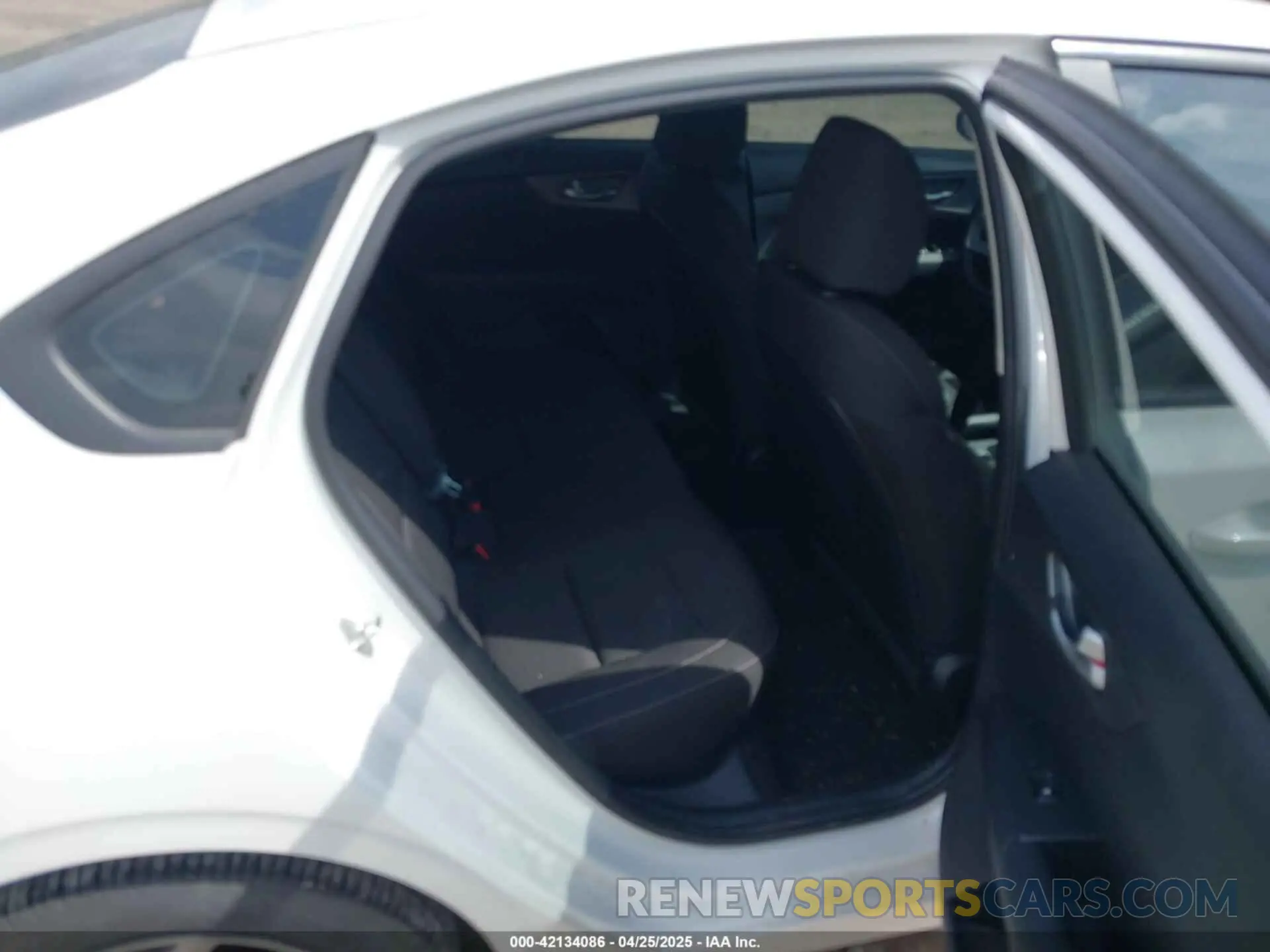 8 fotografías del automóvil dañado 3KPF24AD4ME313658 KIA FORTE 2021