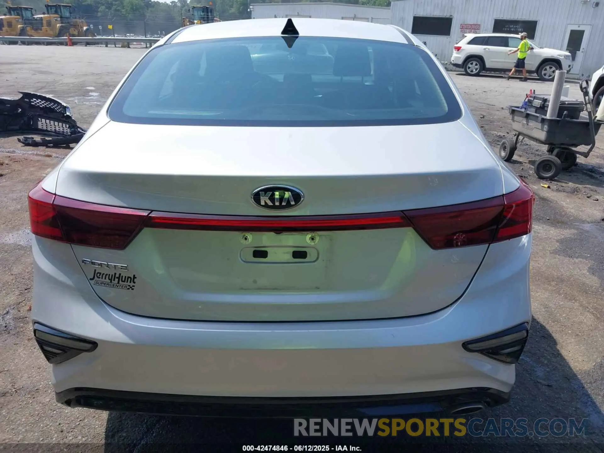 17 fotografías del automóvil dañado 3KPF24AD4ME331948 KIA FORTE 2021