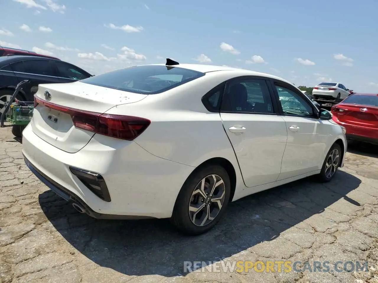 3 fotografías del automóvil dañado 3KPF24AD4ME349205 KIA FORTE 2021