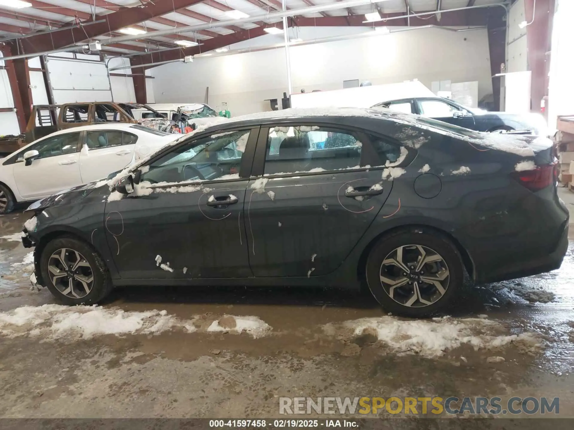 15 fotografías del automóvil dañado 3KPF24AD4ME358633 KIA FORTE 2021