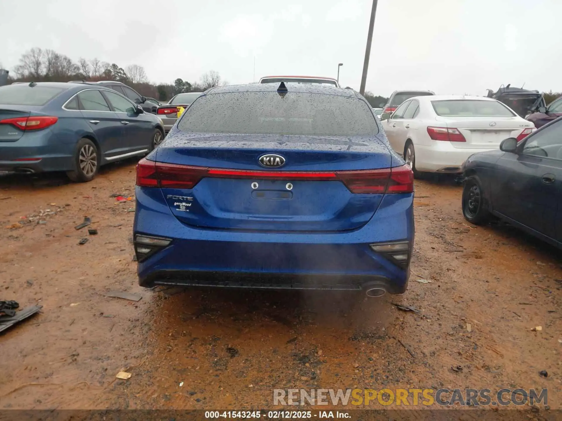 17 fotografías del automóvil dañado 3KPF24AD4ME380180 KIA FORTE 2021