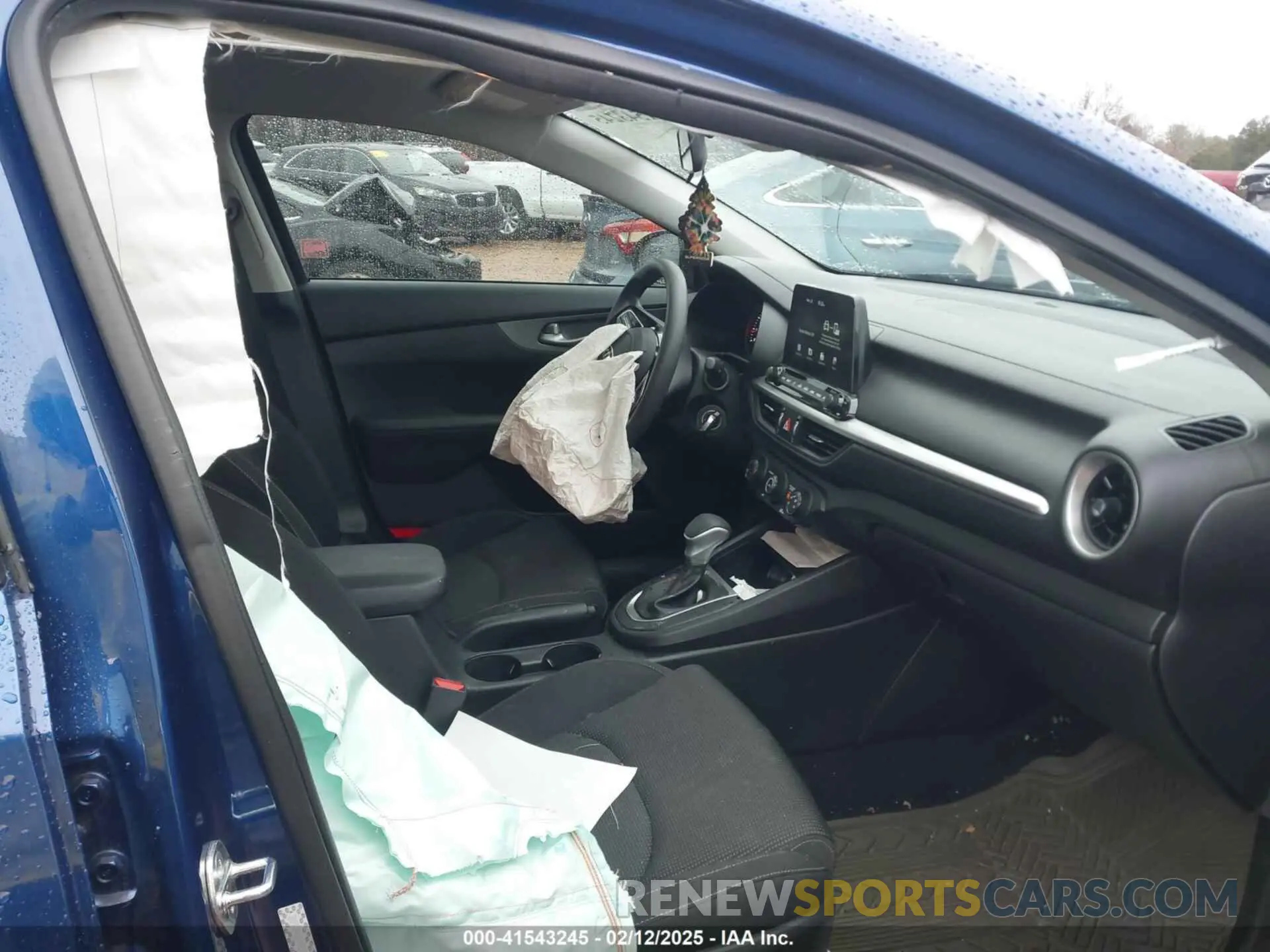 5 fotografías del automóvil dañado 3KPF24AD4ME380180 KIA FORTE 2021