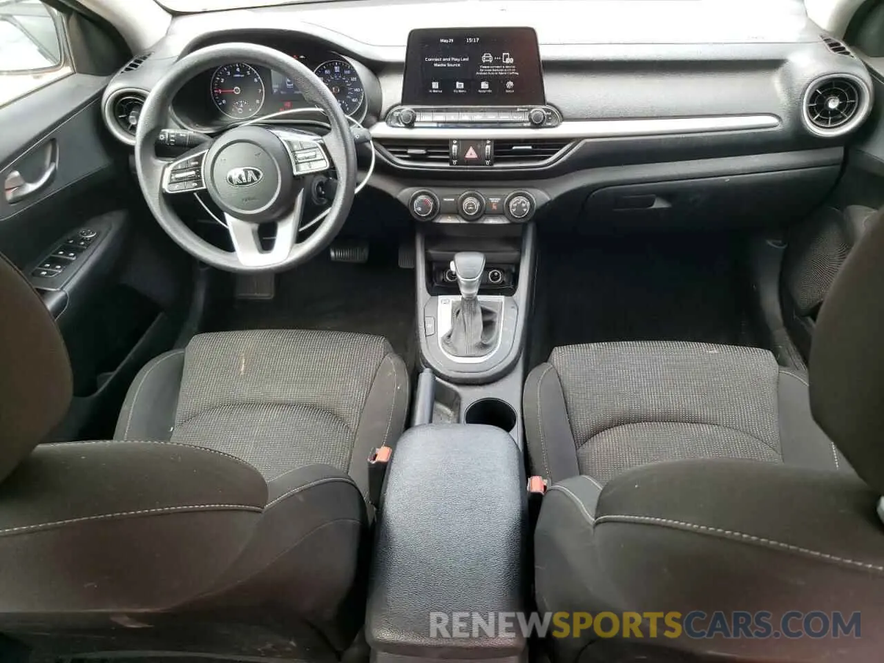 8 fotografías del automóvil dañado 3KPF24AD4ME402727 KIA FORTE 2021