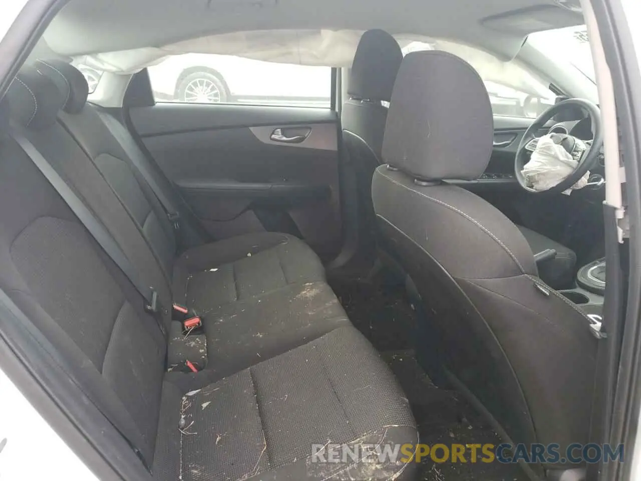 10 fotografías del automóvil dañado 3KPF24AD4ME404672 KIA FORTE 2021