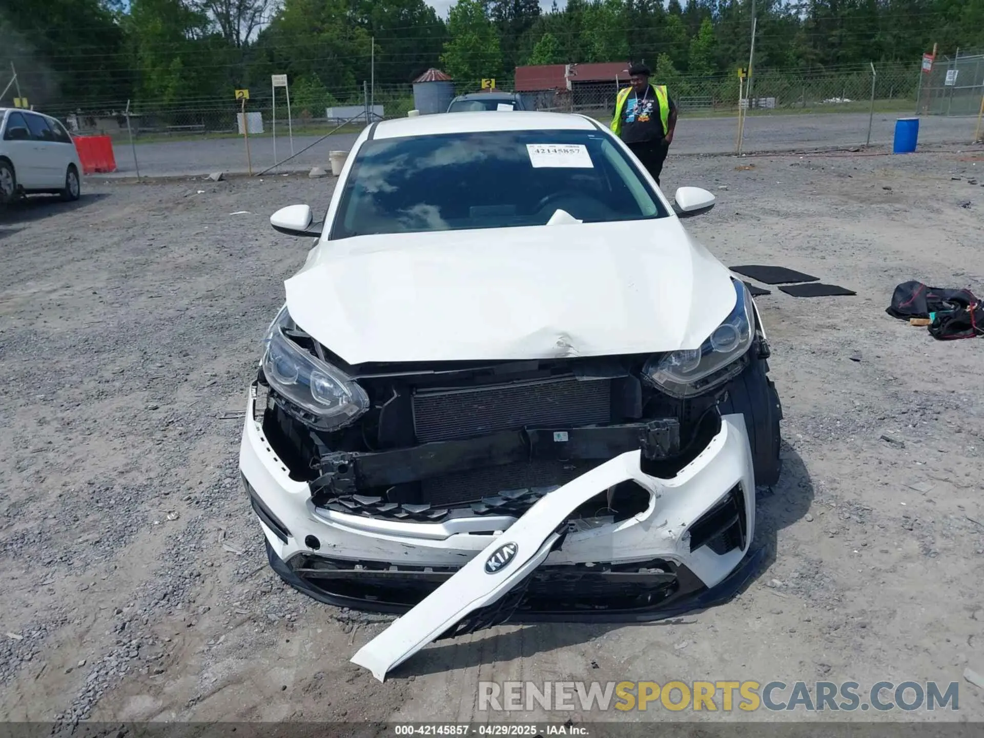 12 fotografías del automóvil dañado 3KPF24AD5ME268150 KIA FORTE 2021