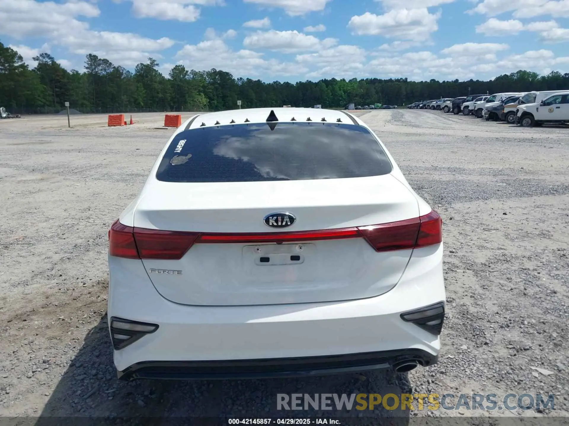 16 fotografías del automóvil dañado 3KPF24AD5ME268150 KIA FORTE 2021