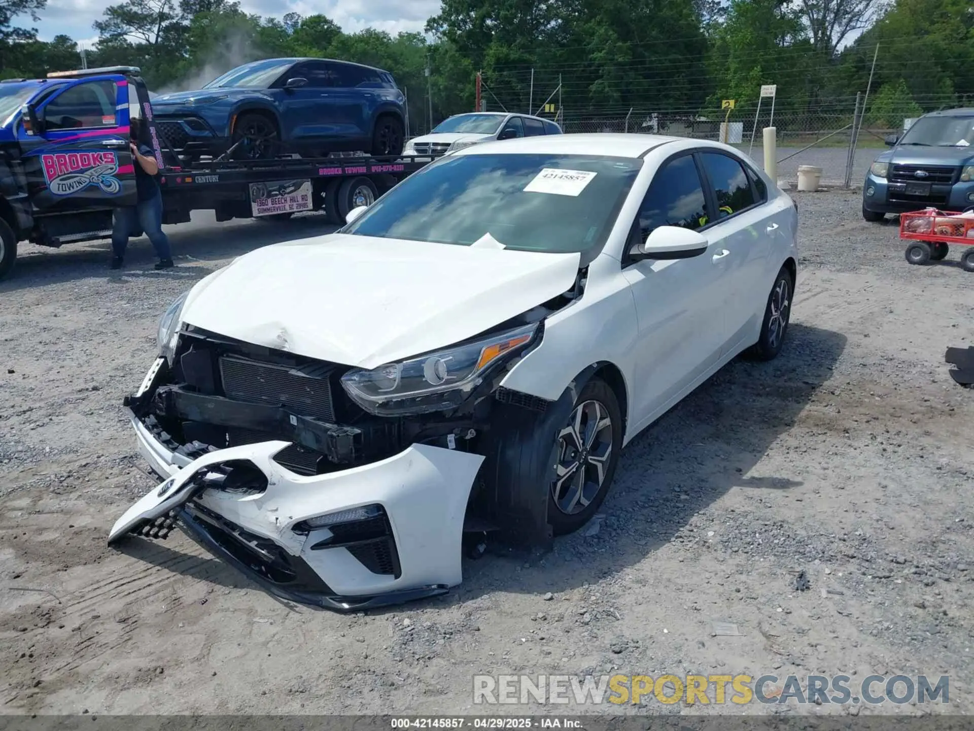 2 fotografías del automóvil dañado 3KPF24AD5ME268150 KIA FORTE 2021