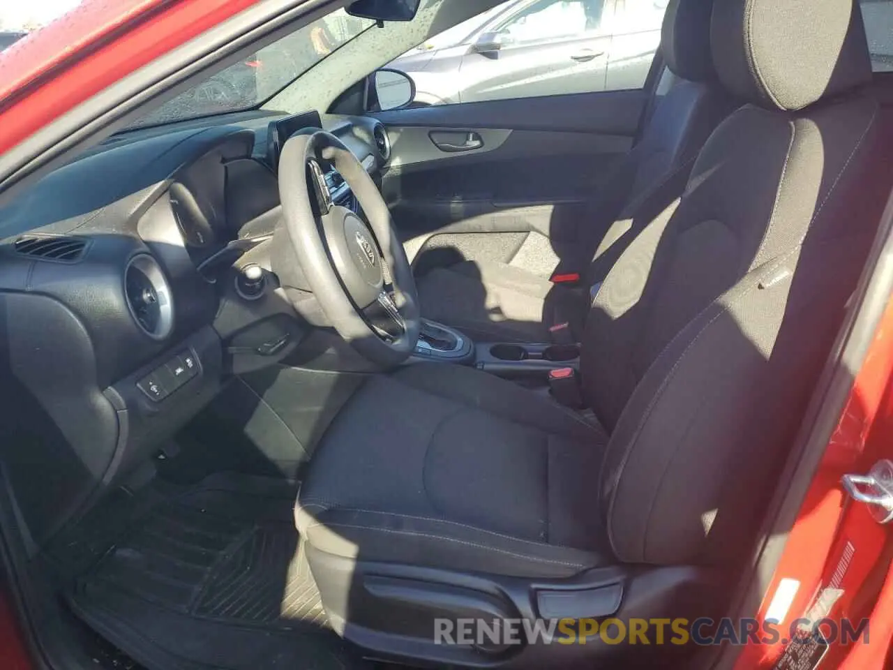 7 fotografías del automóvil dañado 3KPF24AD5ME277351 KIA FORTE 2021