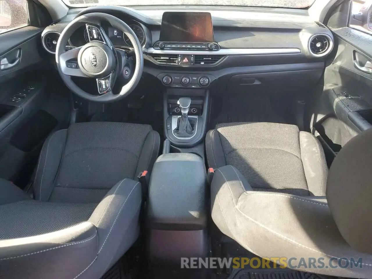 8 fotografías del automóvil dañado 3KPF24AD5ME277351 KIA FORTE 2021
