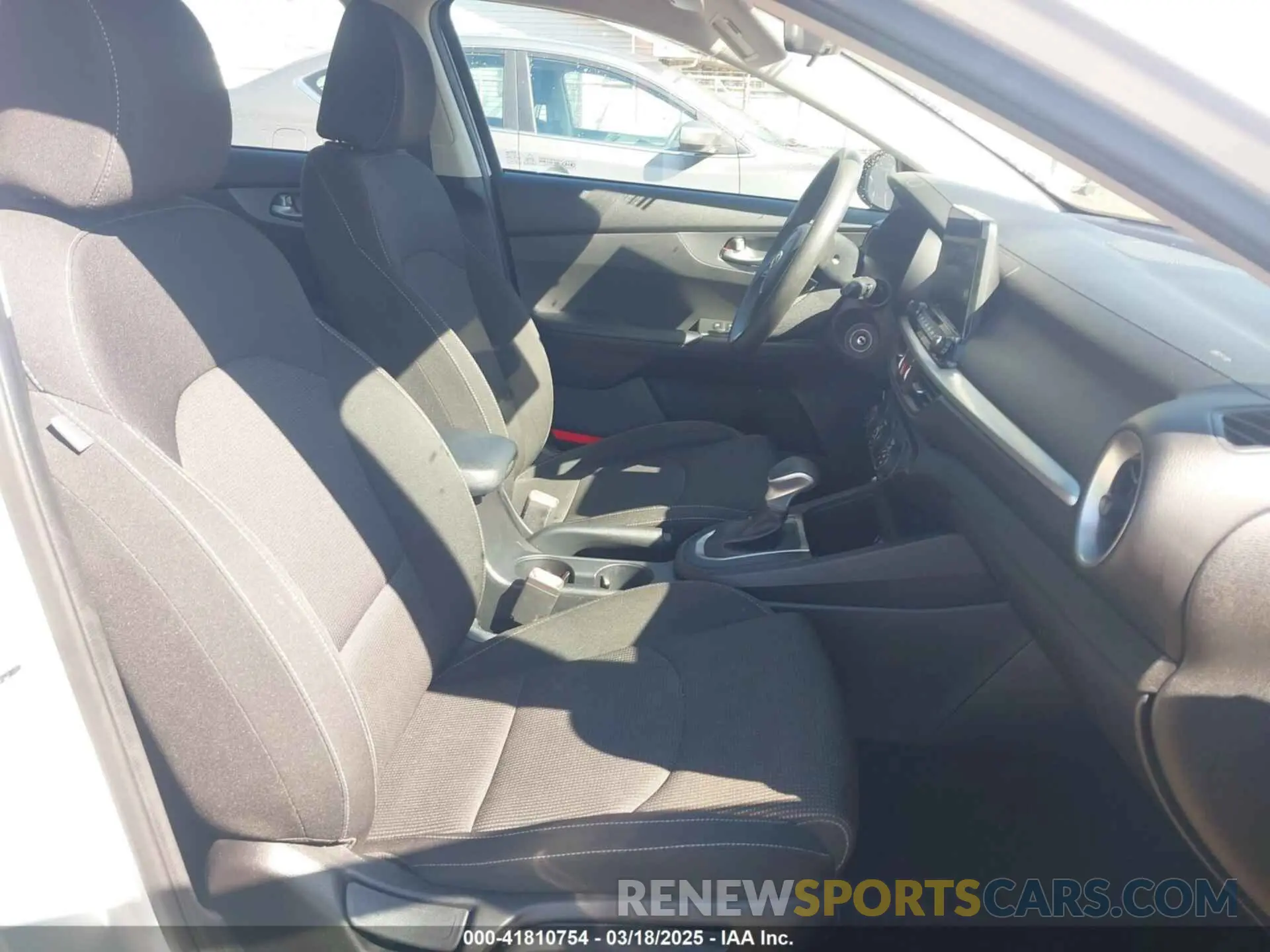 5 fotografías del automóvil dañado 3KPF24AD5ME291590 KIA FORTE 2021
