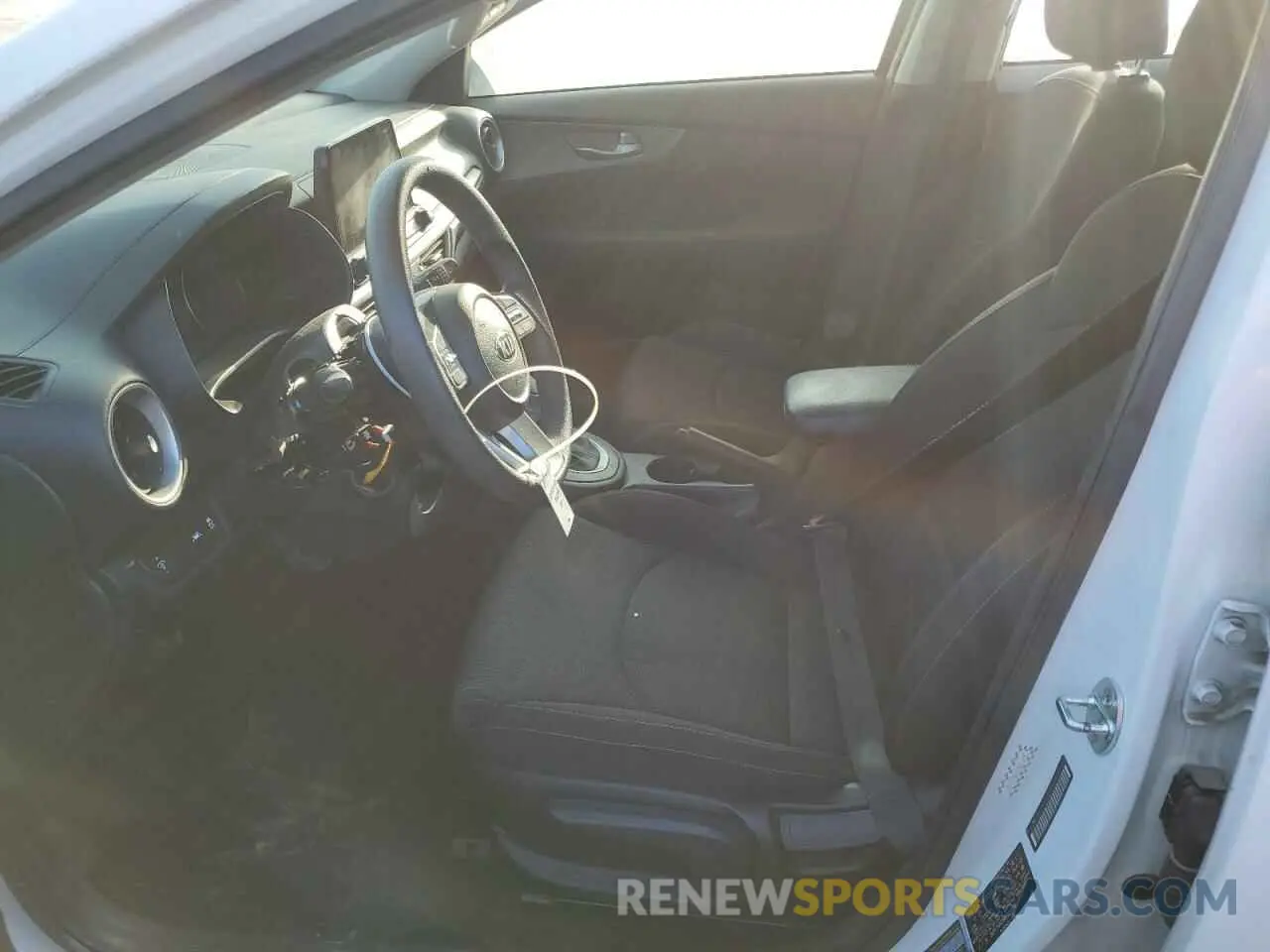 7 fotografías del automóvil dañado 3KPF24AD5ME314690 KIA FORTE 2021