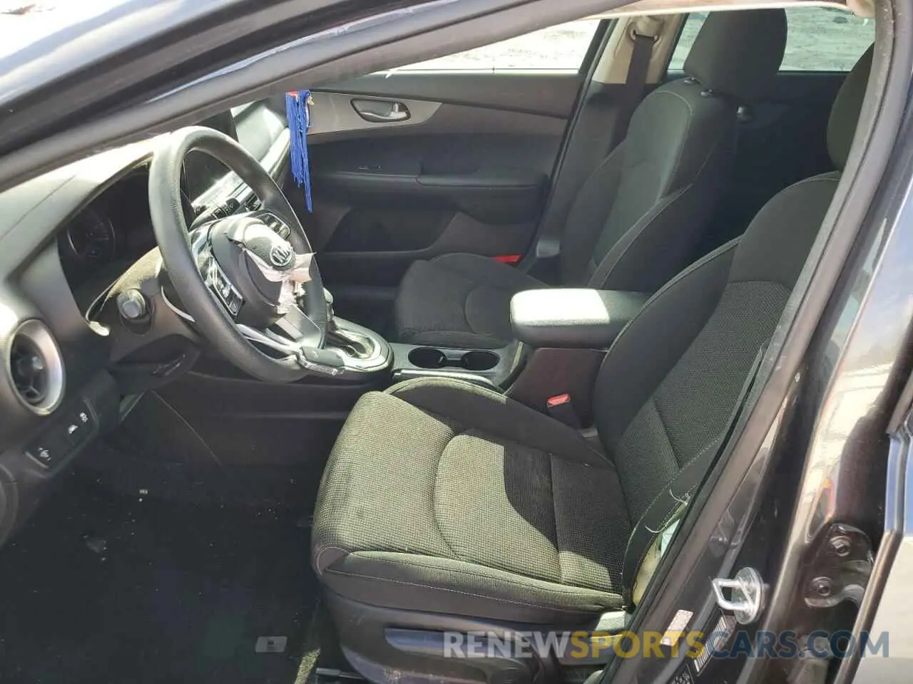 7 fotografías del automóvil dañado 3KPF24AD5ME320005 KIA FORTE 2021