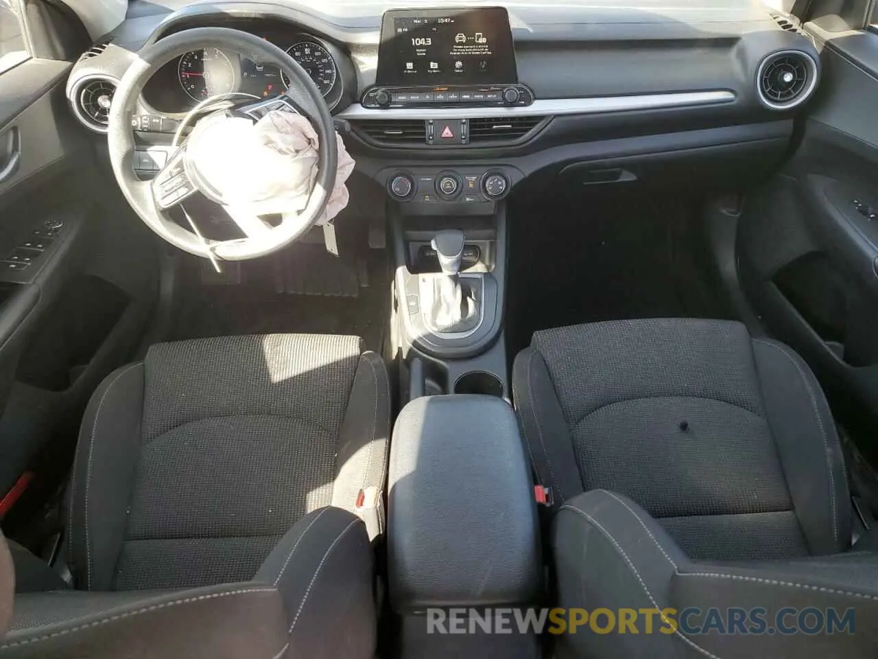 8 fotografías del automóvil dañado 3KPF24AD5ME335734 KIA FORTE 2021