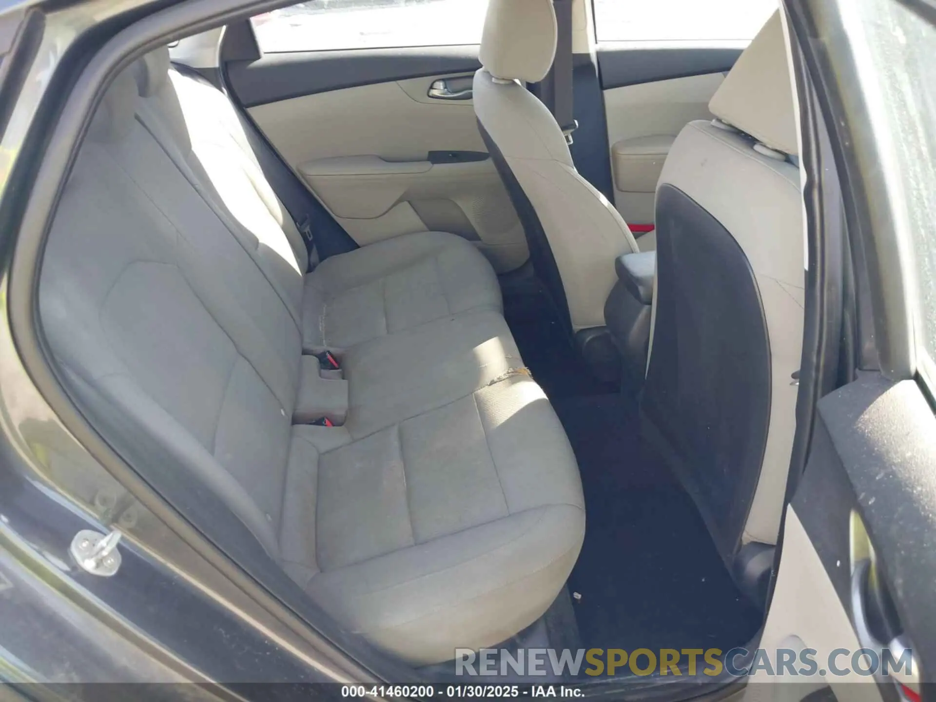8 fotografías del automóvil dañado 3KPF24AD5ME346605 KIA FORTE 2021