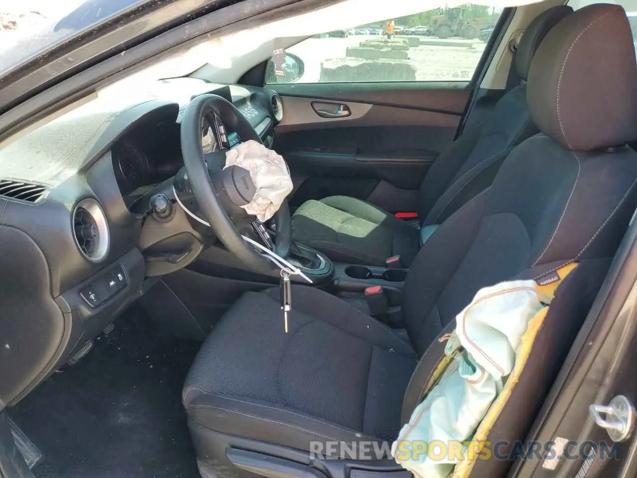 7 fotografías del automóvil dañado 3KPF24AD5ME348919 KIA FORTE 2021
