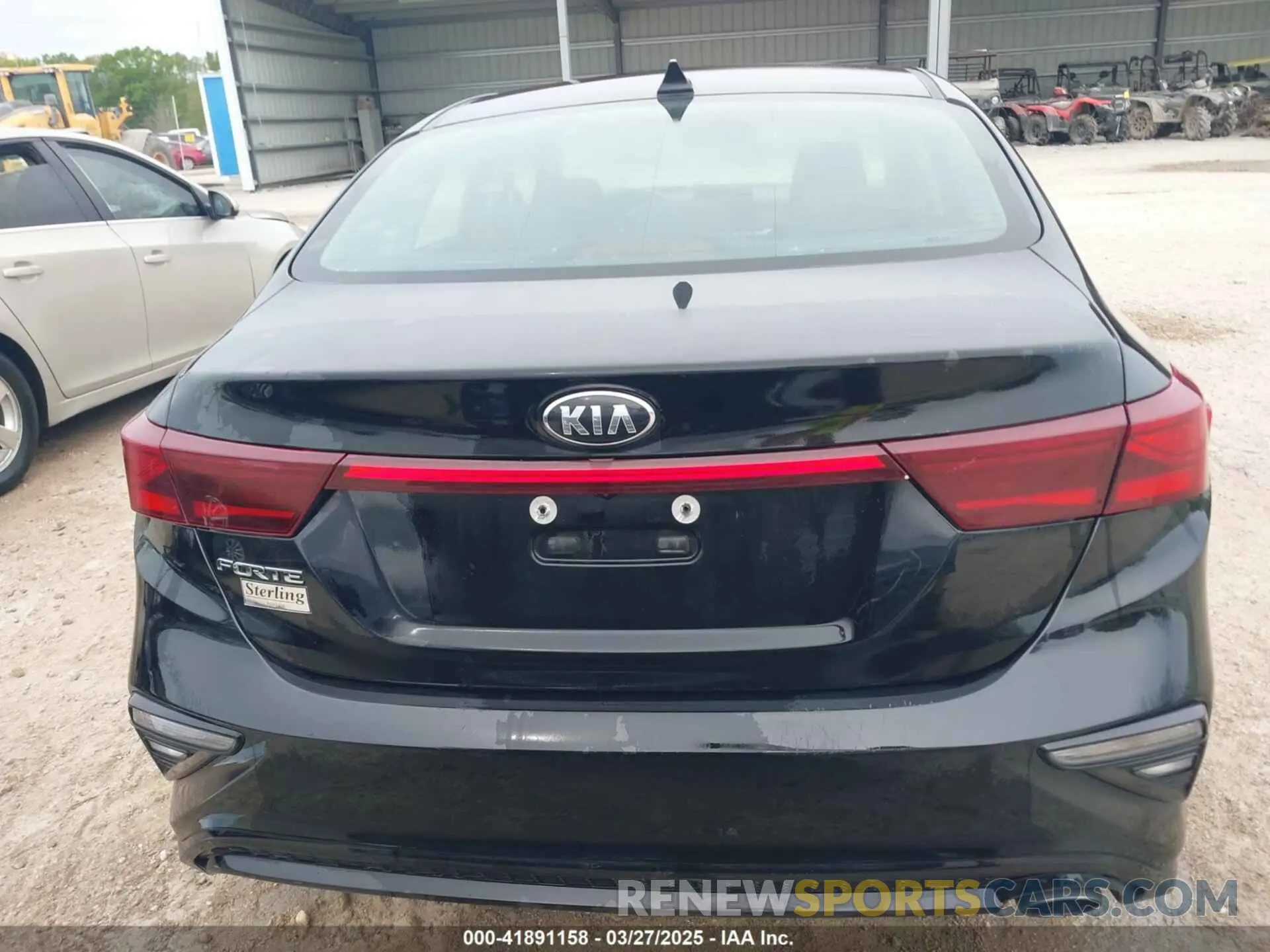 17 fotografías del automóvil dañado 3KPF24AD5ME402798 KIA FORTE 2021