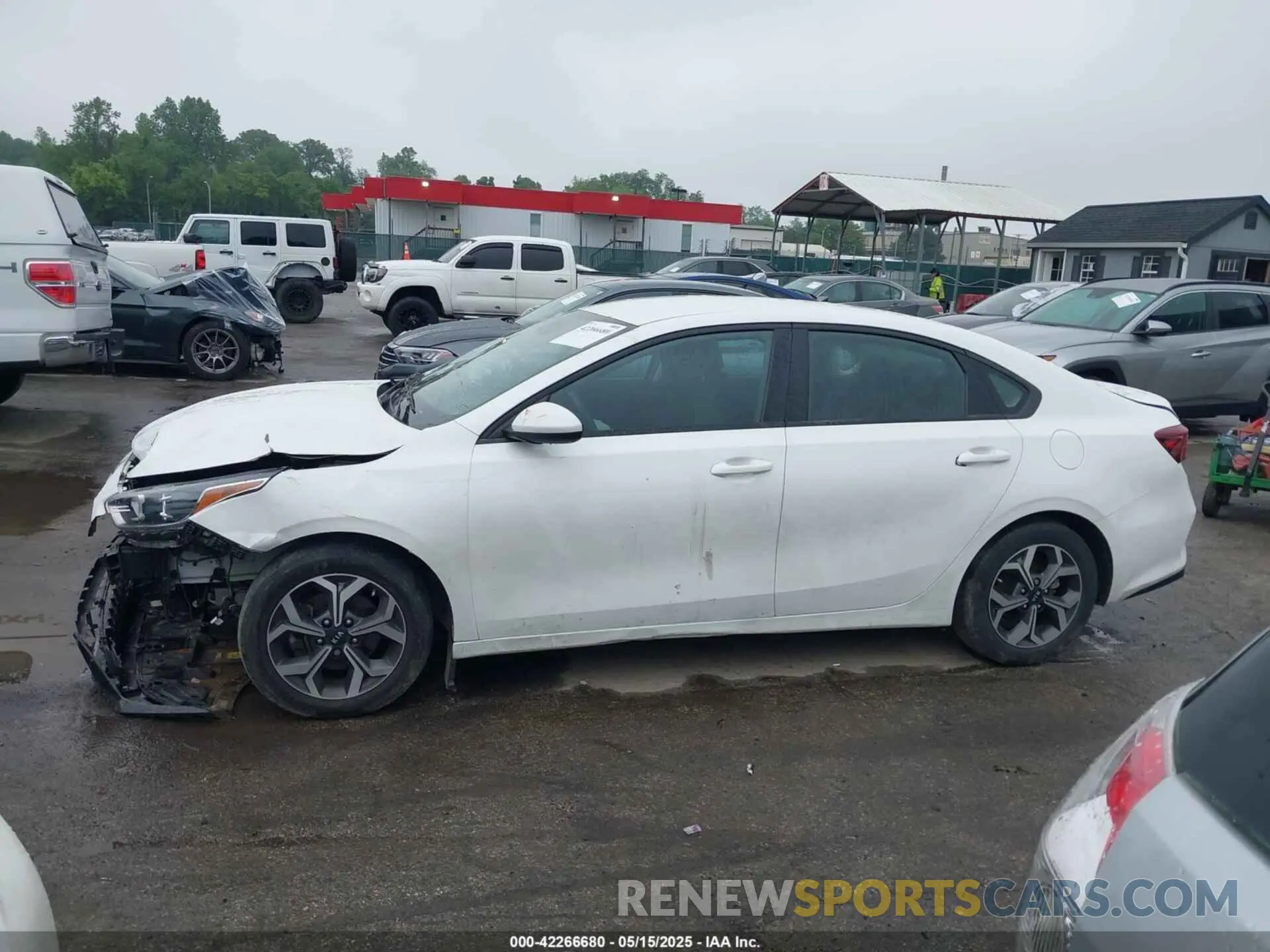 15 fotografías del automóvil dañado 3KPF24AD5ME405958 KIA FORTE 2021