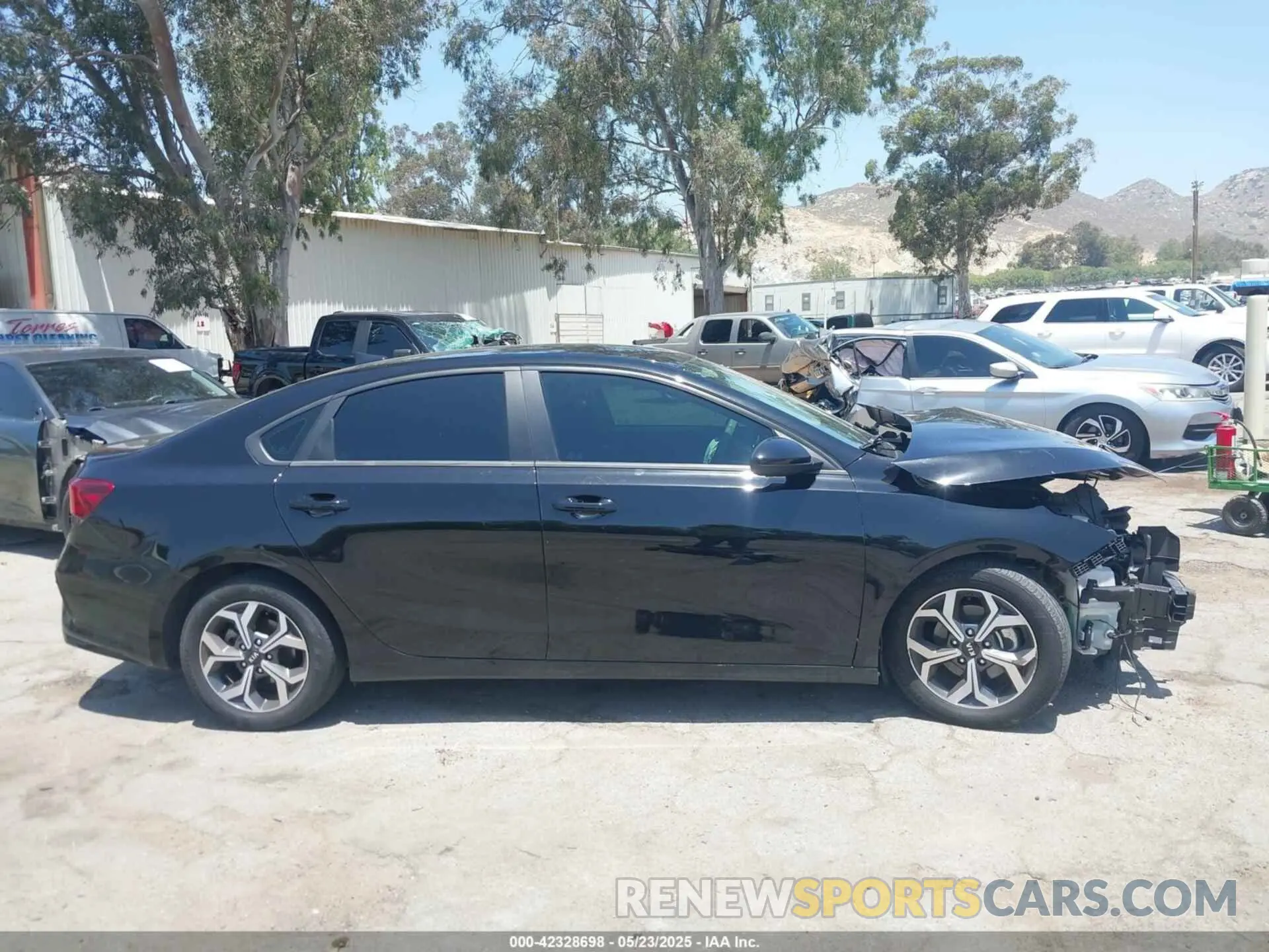14 fotografías del automóvil dañado 3KPF24AD5ME407015 KIA FORTE 2021