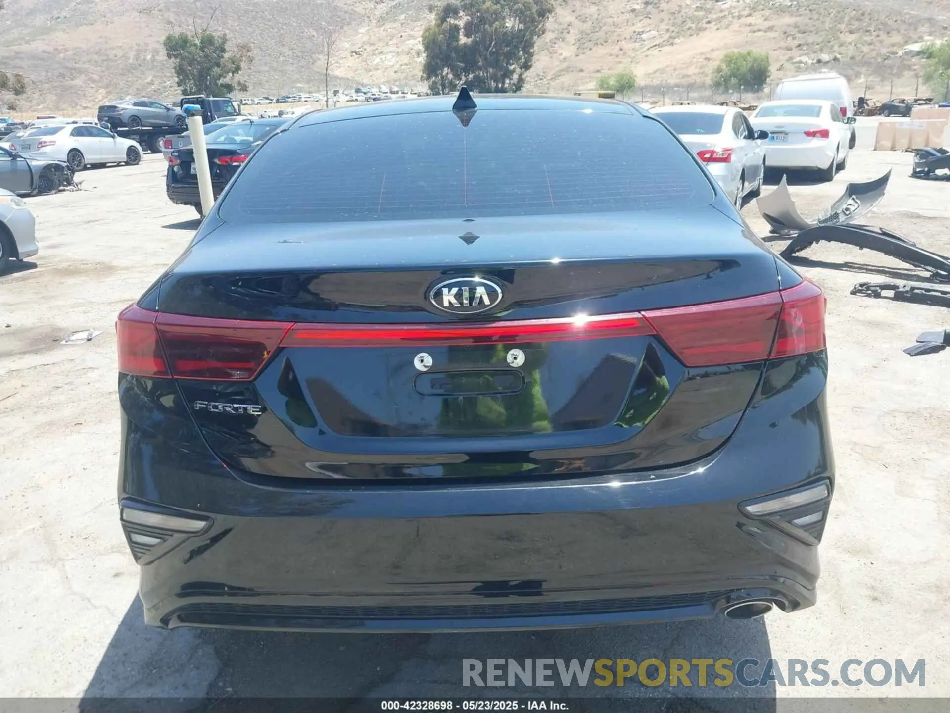 17 fotografías del automóvil dañado 3KPF24AD5ME407015 KIA FORTE 2021
