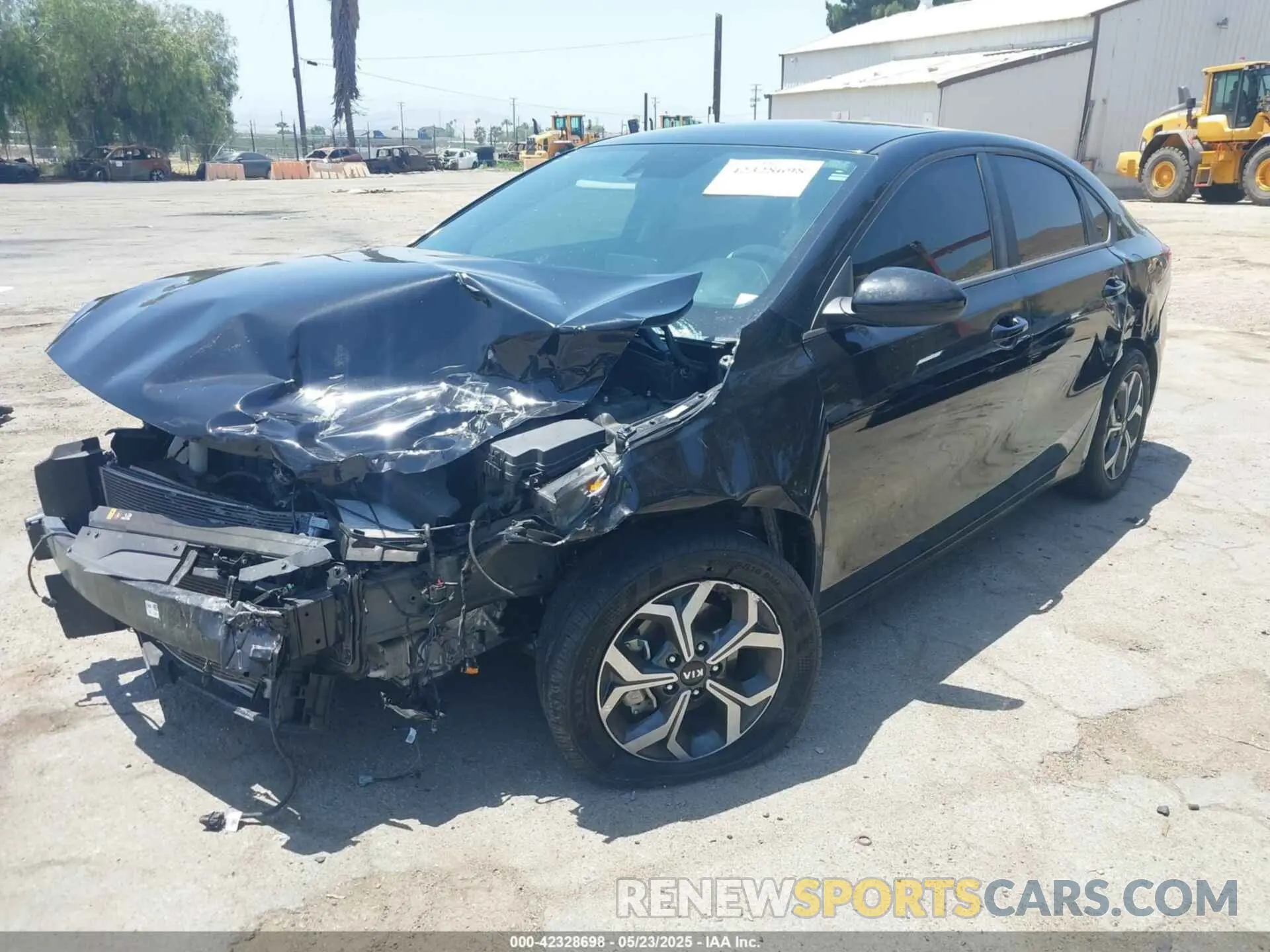 2 fotografías del automóvil dañado 3KPF24AD5ME407015 KIA FORTE 2021