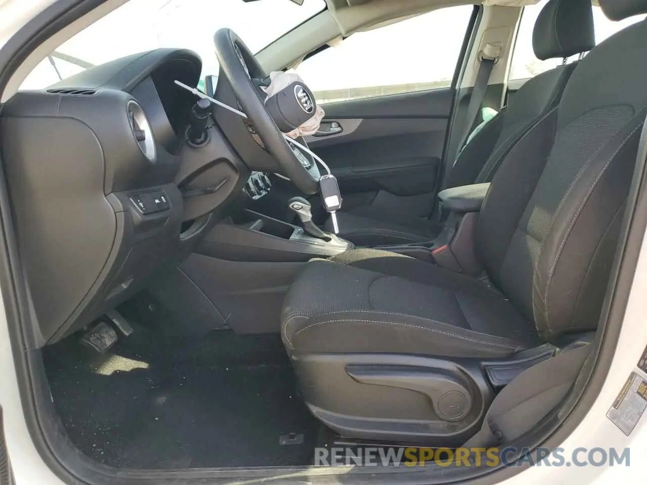 7 fotografías del automóvil dañado 3KPF24AD6ME275673 KIA FORTE 2021