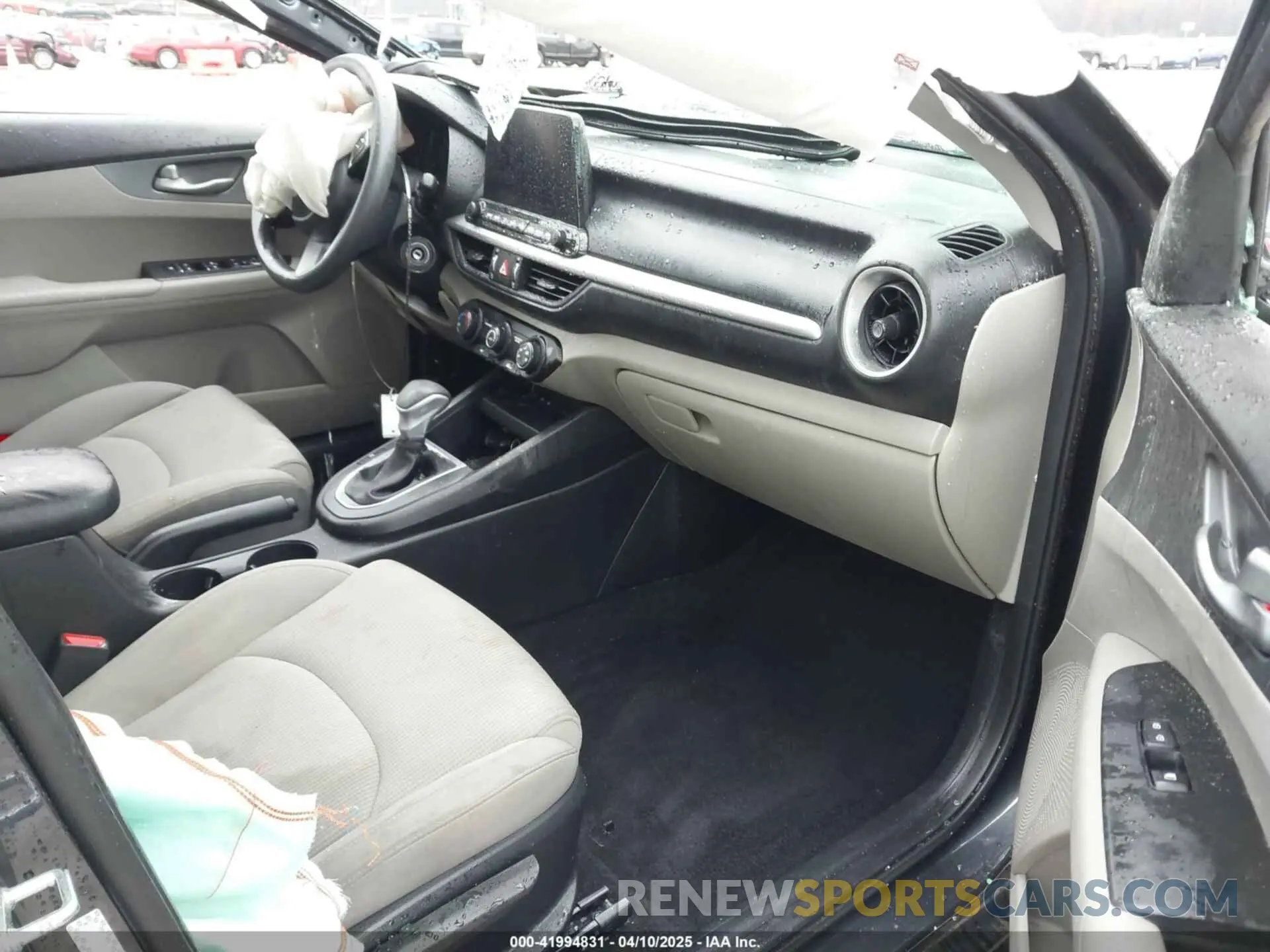5 fotografías del automóvil dañado 3KPF24AD6ME300801 KIA FORTE 2021