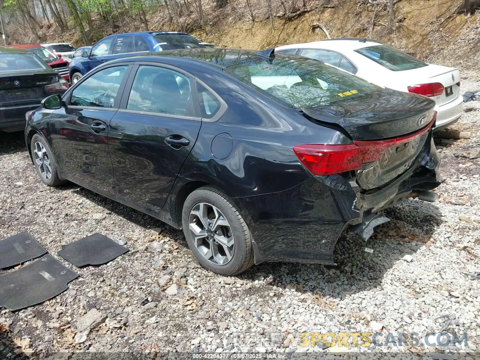 3 fotografías del automóvil dañado 3KPF24AD6ME307117 KIA FORTE 2021