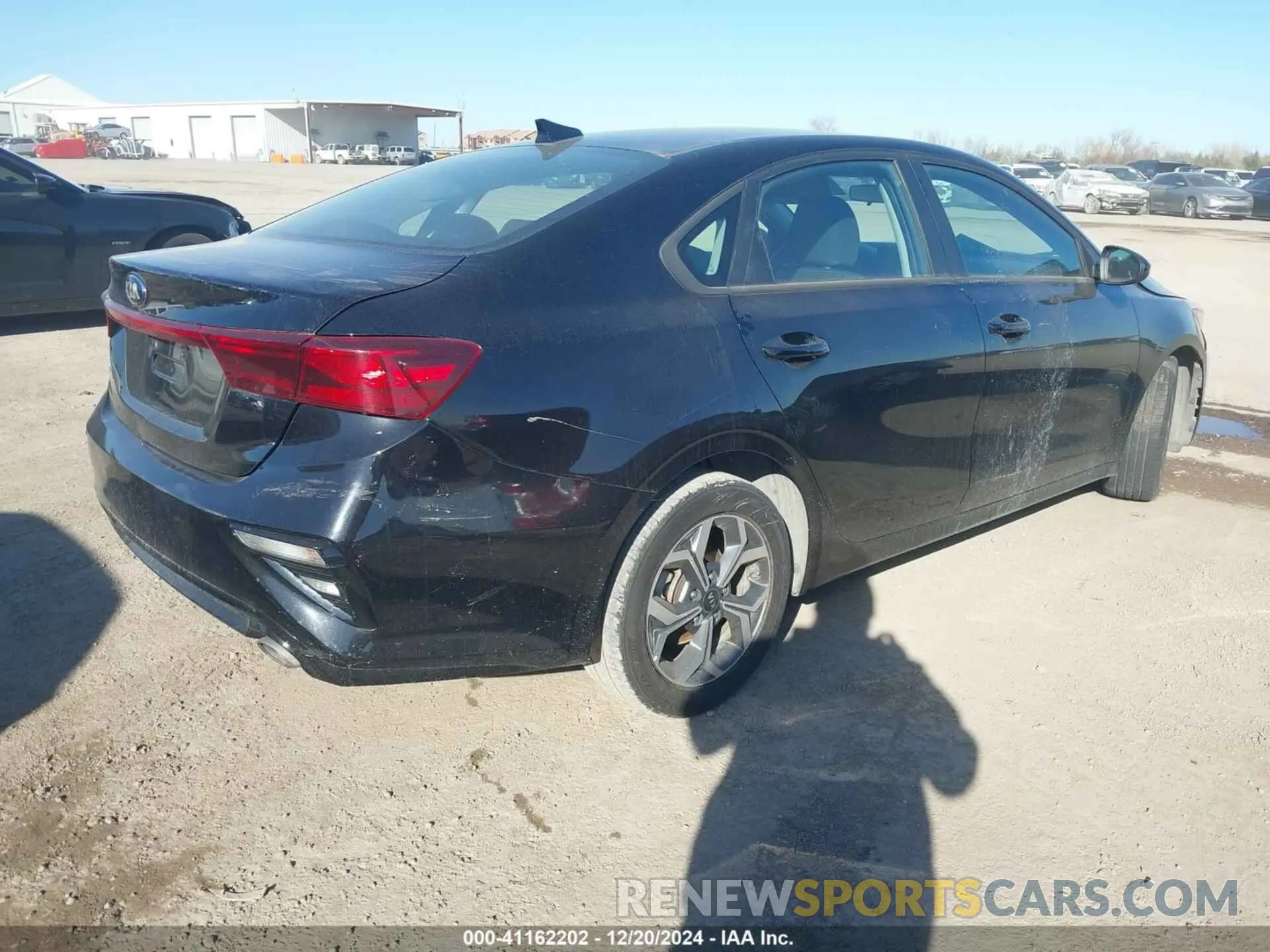 4 fotografías del automóvil dañado 3KPF24AD6ME308462 KIA FORTE 2021