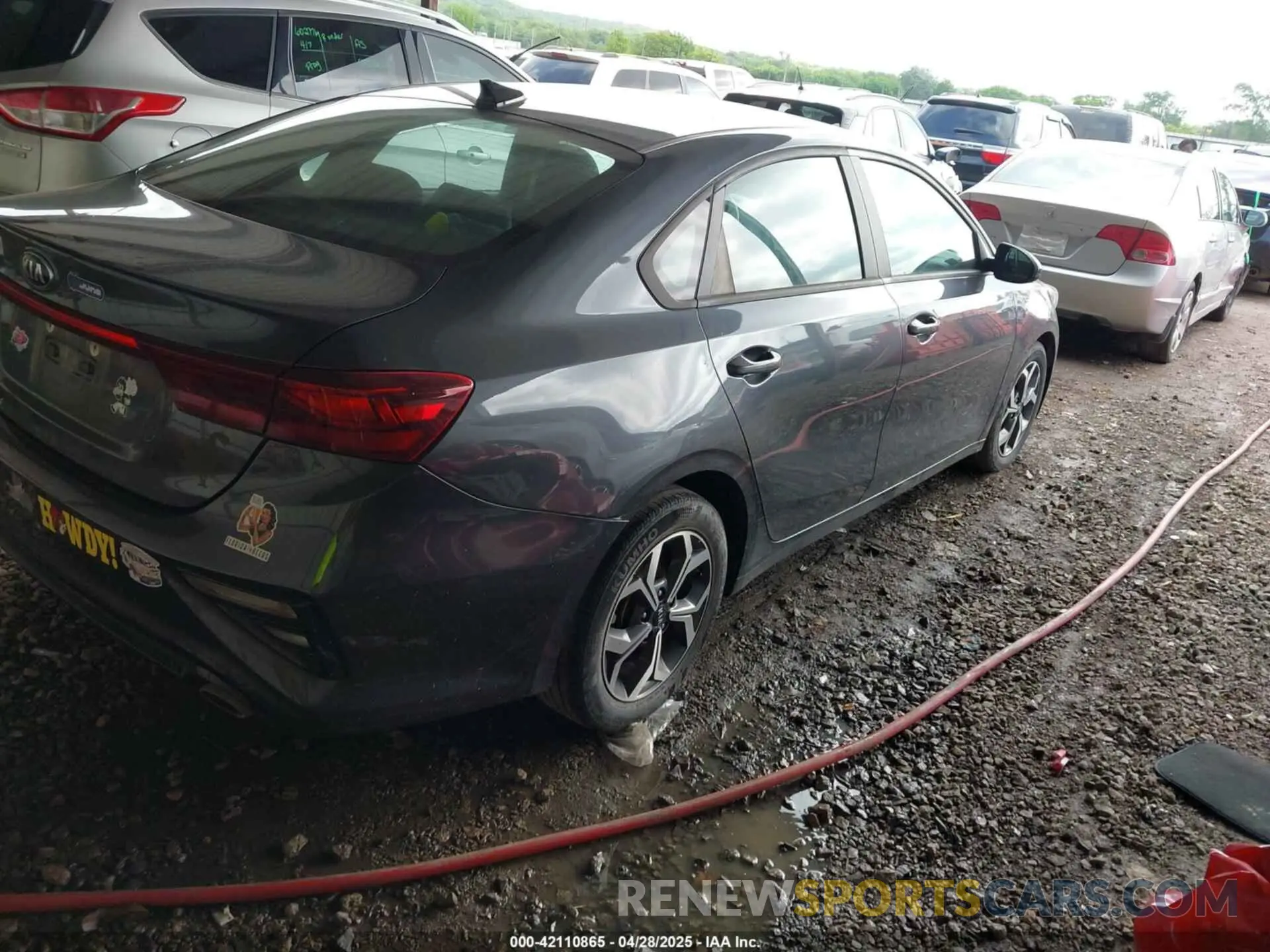 4 fotografías del automóvil dañado 3KPF24AD6ME323317 KIA FORTE 2021