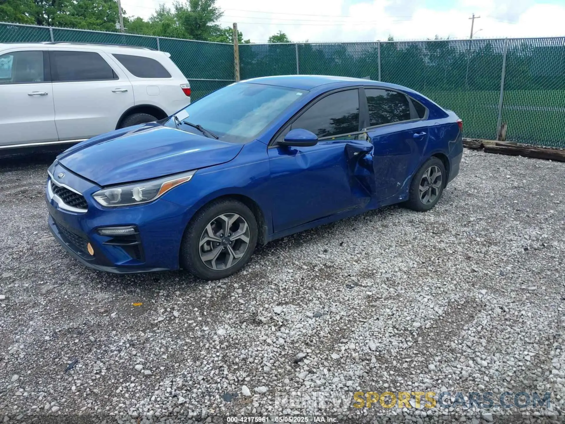 2 fotografías del automóvil dañado 3KPF24AD6ME345740 KIA FORTE 2021